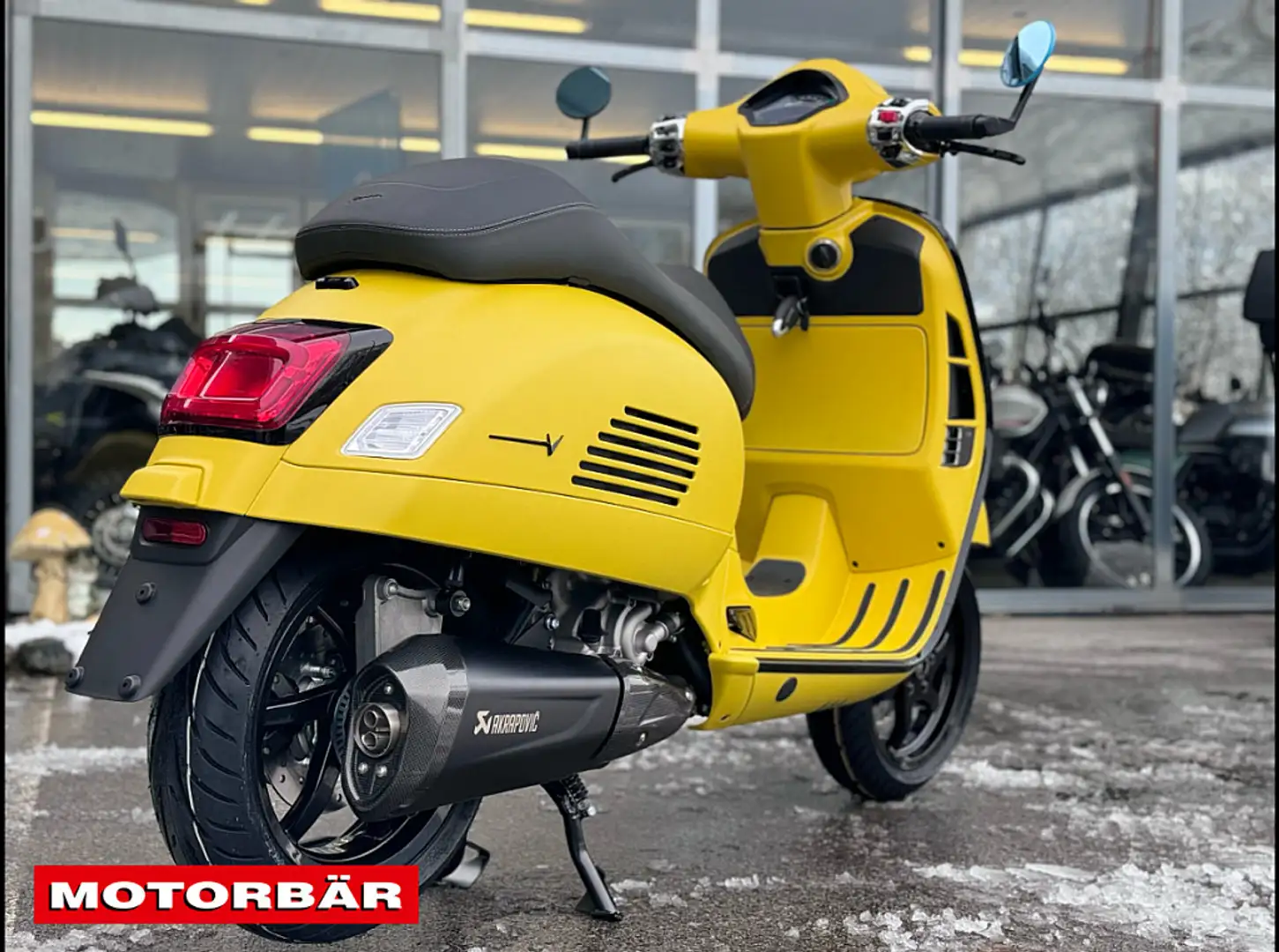 Vespa GTS 300 hpe Super Sport Gelb - 2