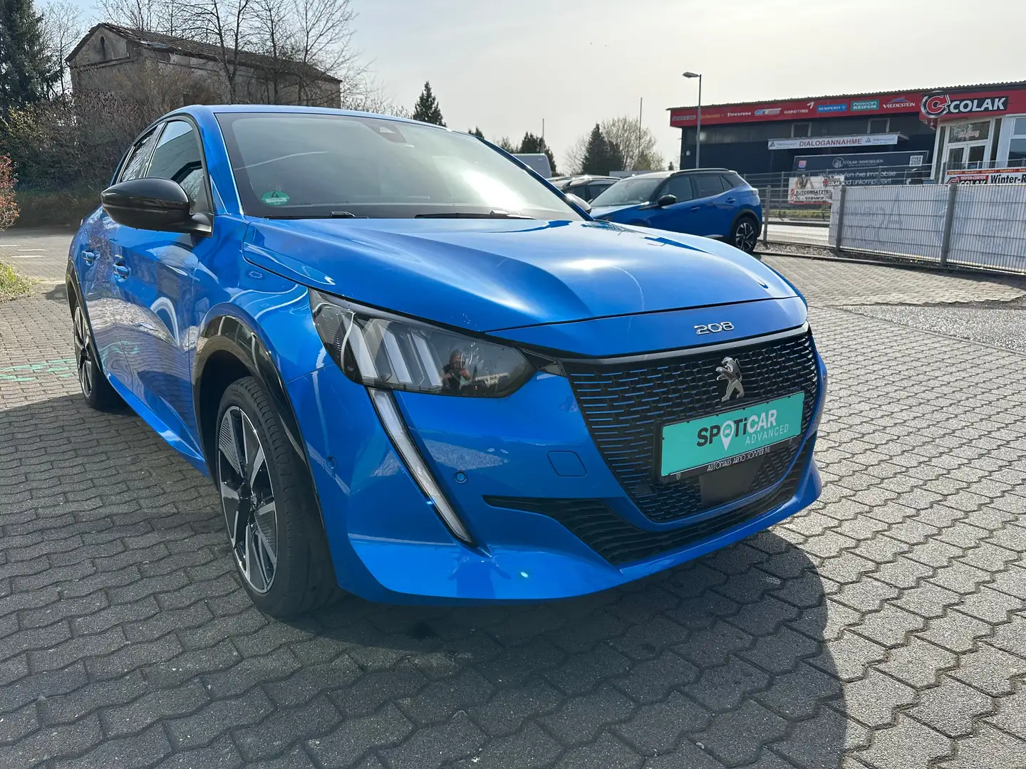 Peugeot 208 GT Pack 136 Elektro Blau - 2