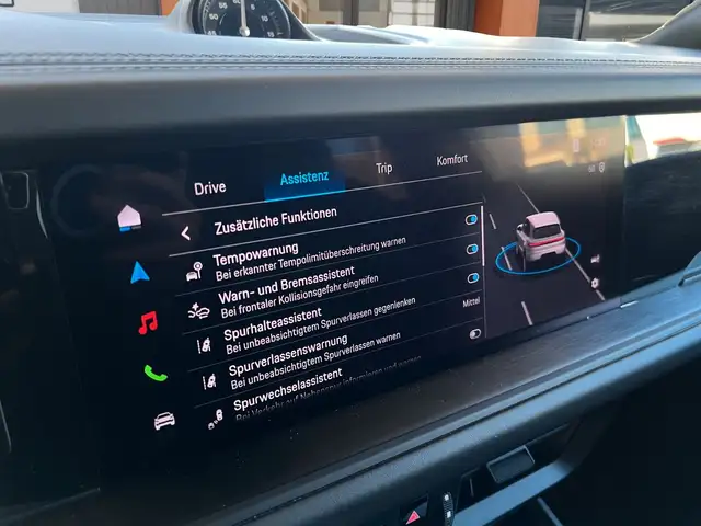 Porsche Cayenne view 13