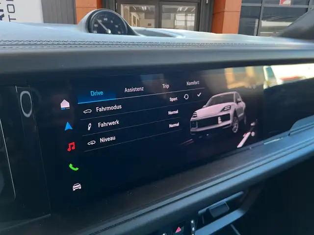 Porsche Cayenne view 12