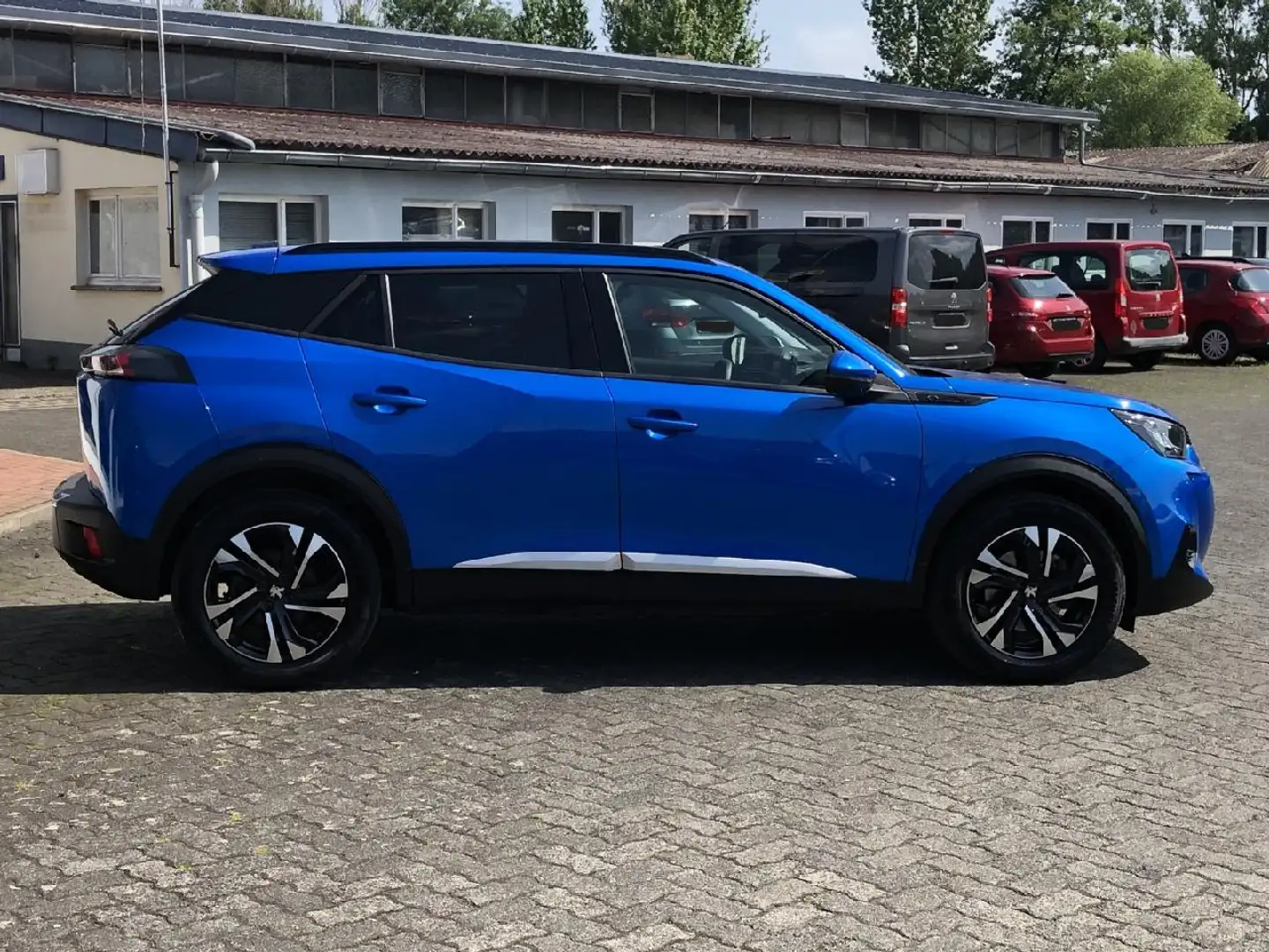 Peugeot e-2008 e- Allure Pack - 2