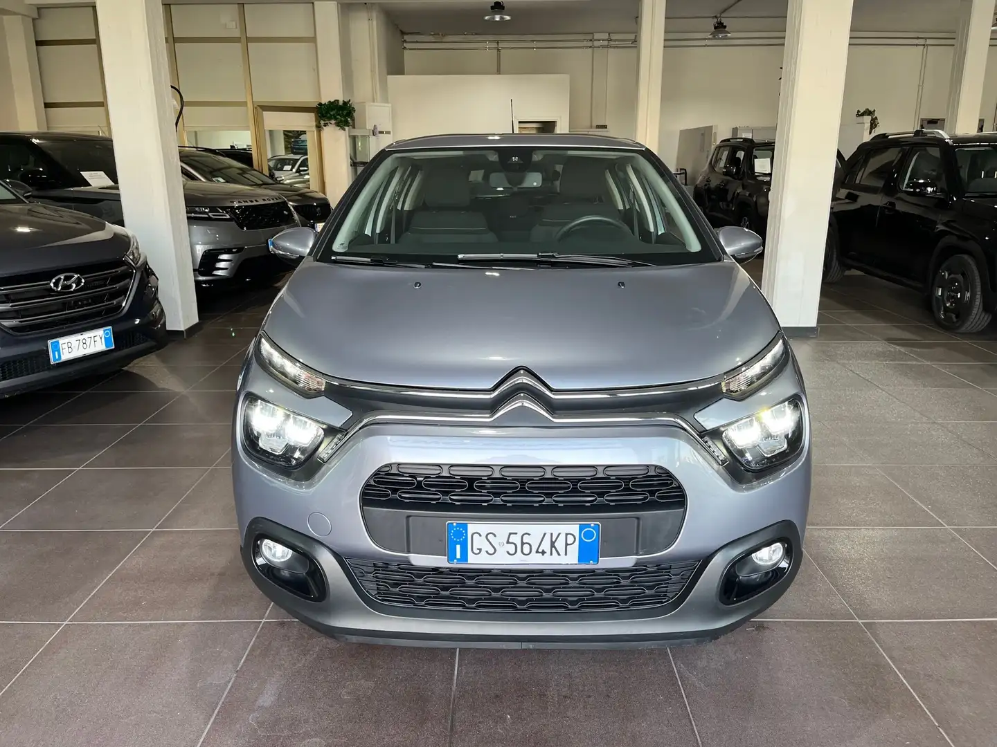 Citroen C3 1.2 82CV UNICO PROP. Gris - 2