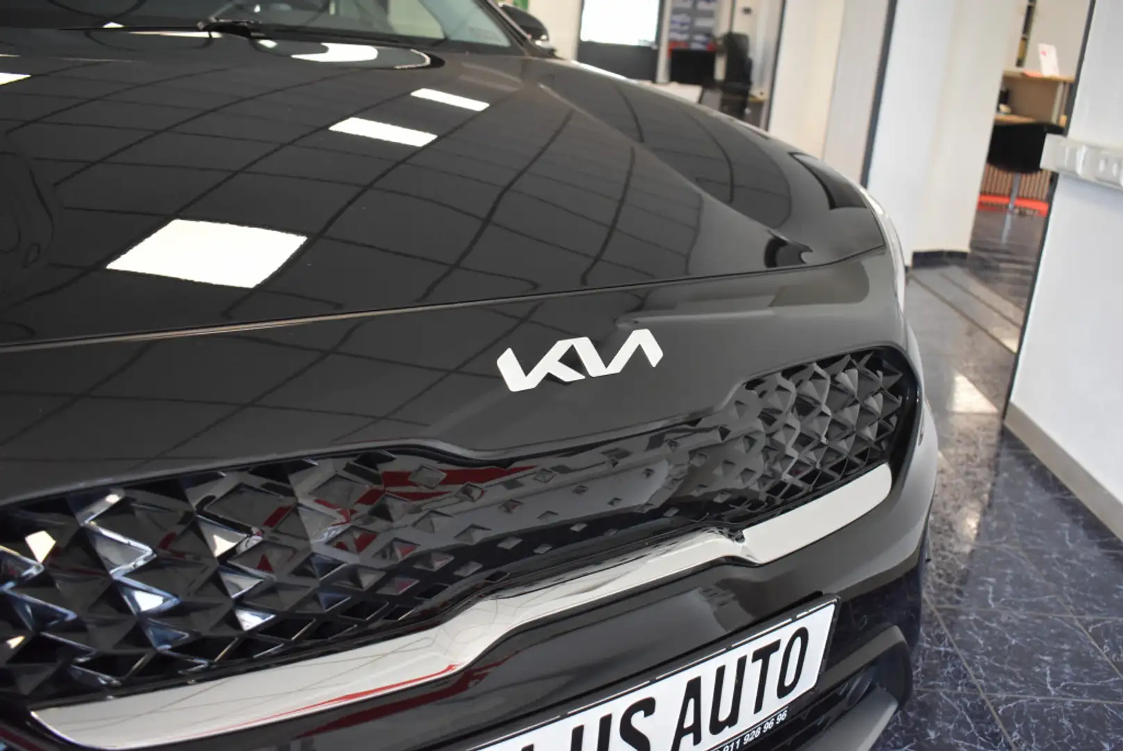 Kia Niro 1,6 GDI Aut. Vision Plug-in Hybrid Navi PDC Noir - 1