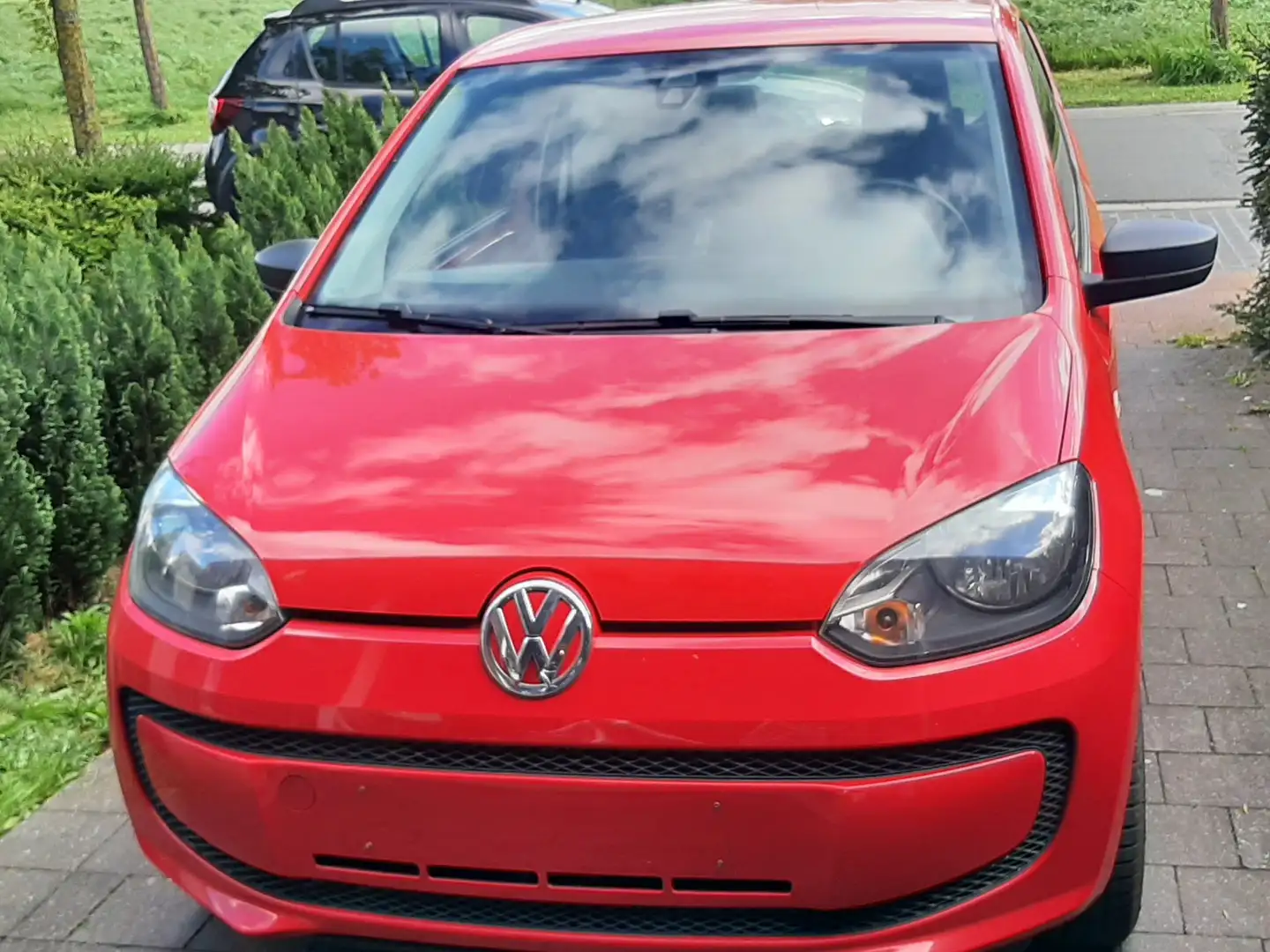 Volkswagen up! up! BlueMotion Technology take up! Rouge - 2