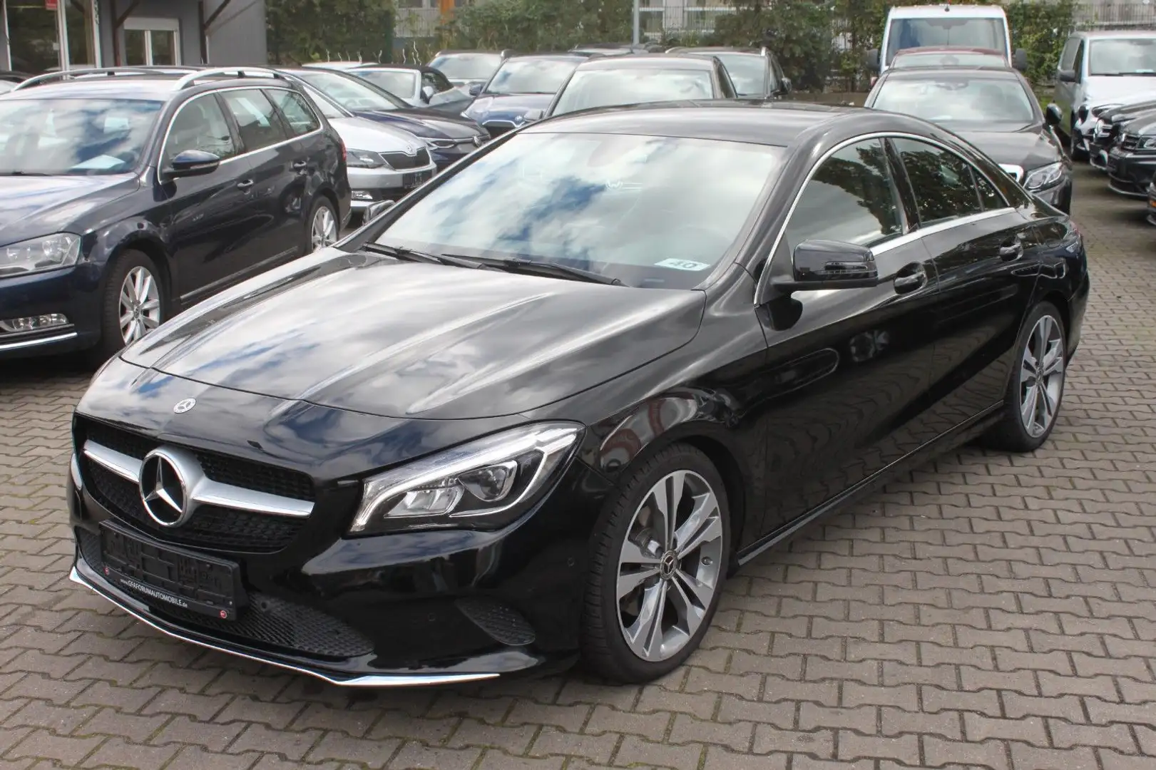 Mercedes-Benz CLA 180 BlueEFFICIENCY Edition Coupé Avantgarde Noir - 1