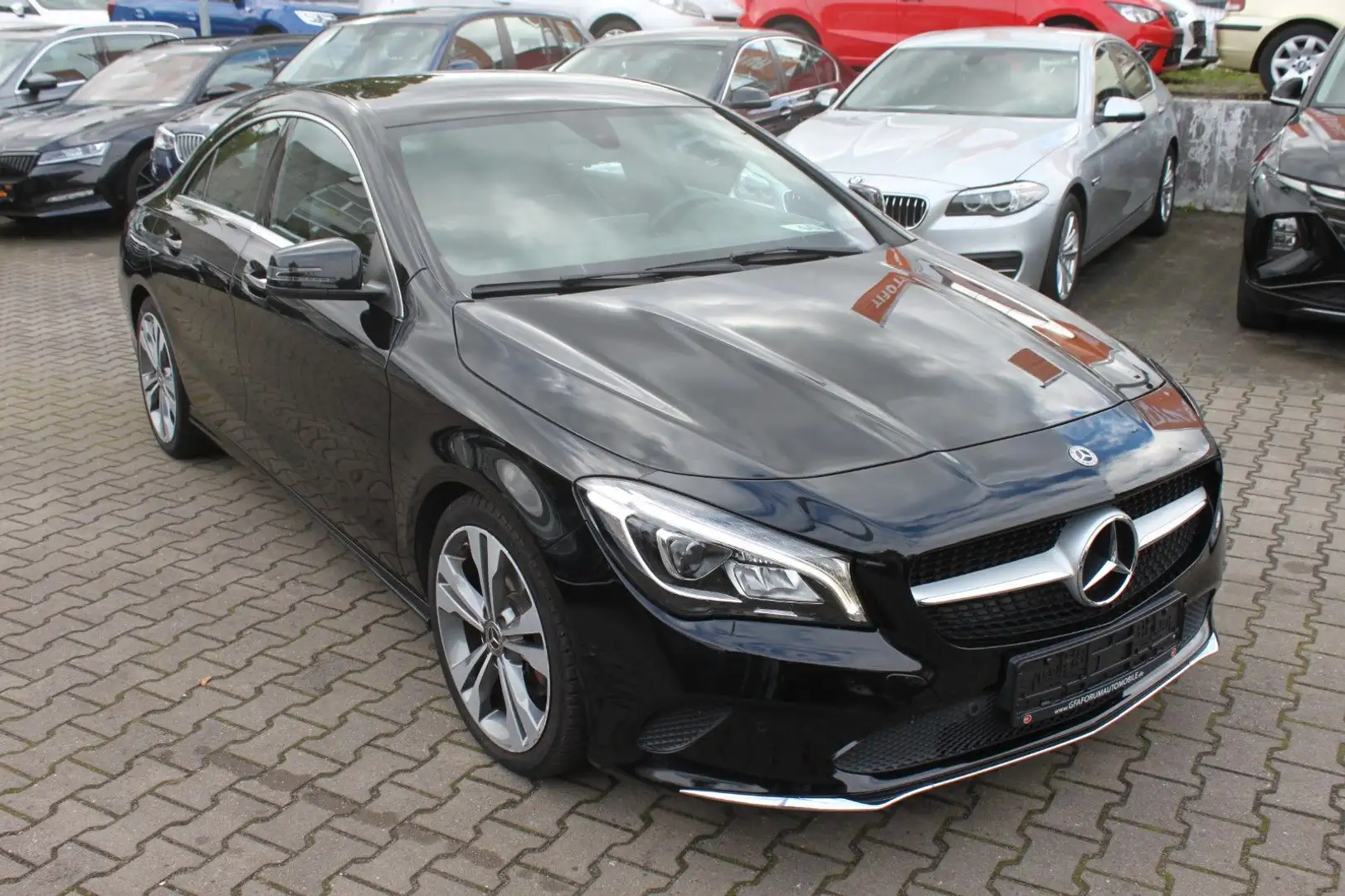 Mercedes-Benz CLA 180 BlueEFFICIENCY Edition Coupé Avantgarde Noir - 2