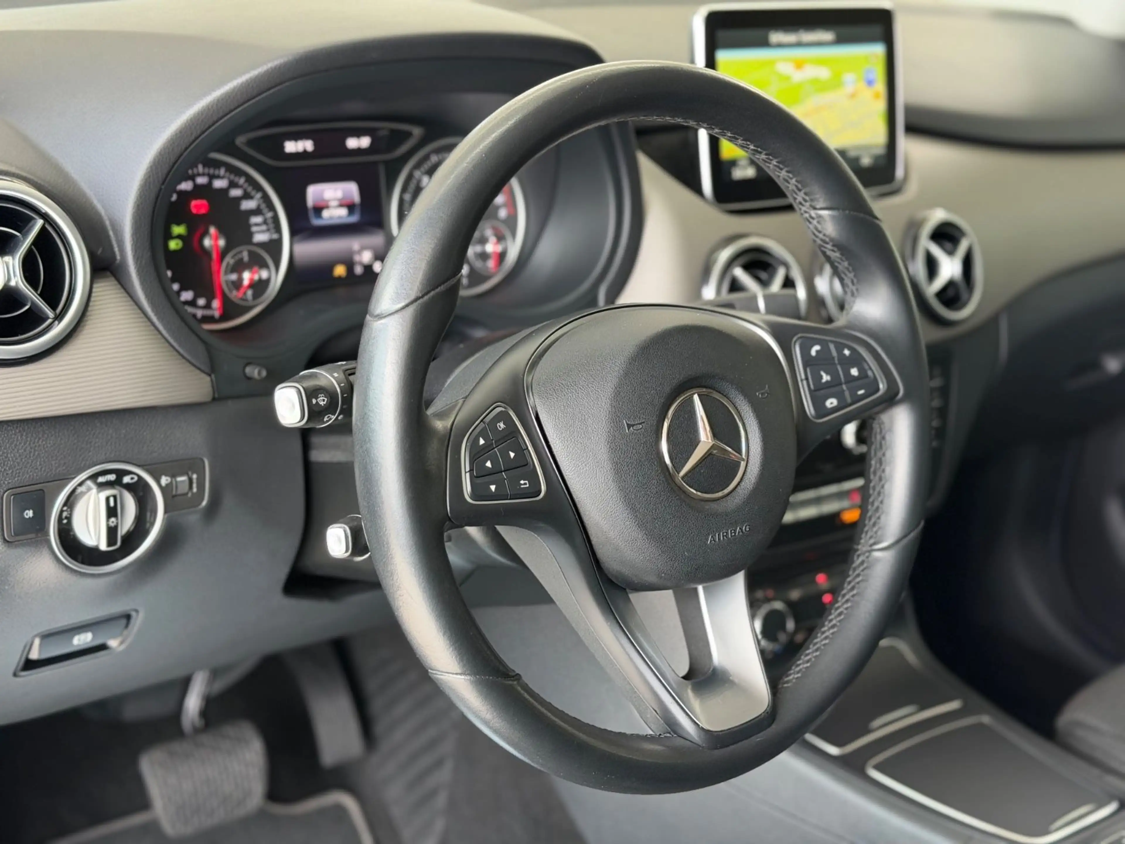 Mercedes-Benz B 180 d Automatik Navi — photo 11