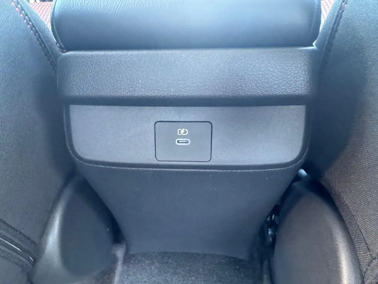 Nissan Sentra снимка Nissan Sentra