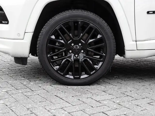 Jeep Compass view 3