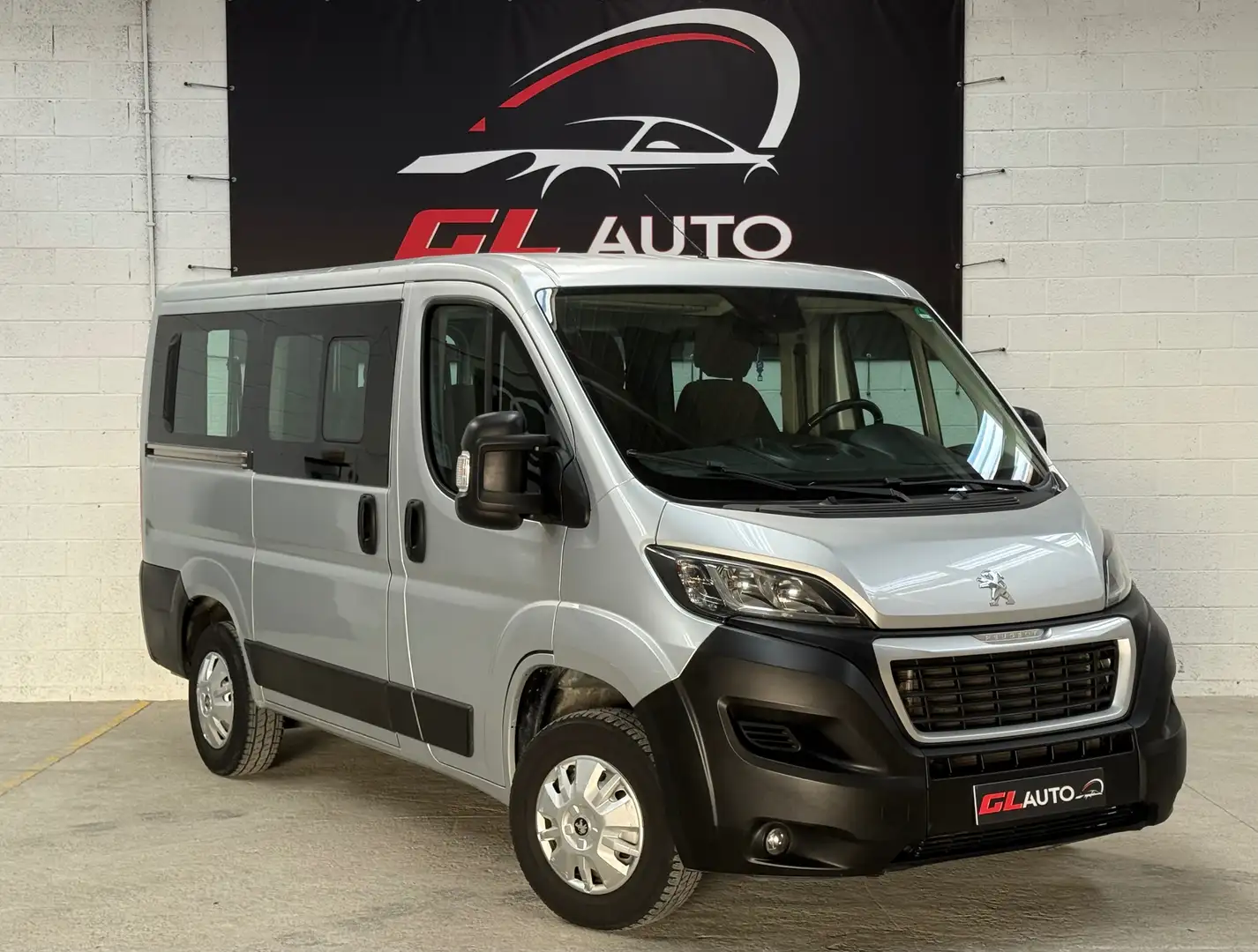 Peugeot Boxer 2.0 BLUEHDI * 9 PLACES * NAVI * TVA DÉDUCTIBLE * Grijs - 2