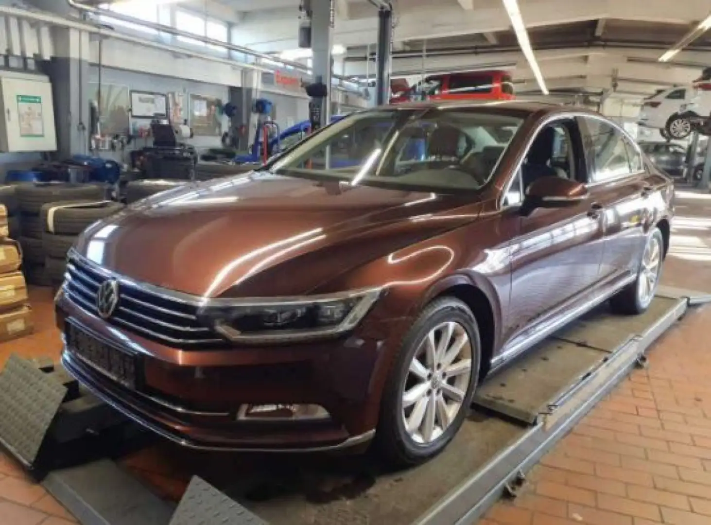 Volkswagen Passat Lim. 2.0TDI Highline LED NAV ACC KAM Rouge - 2