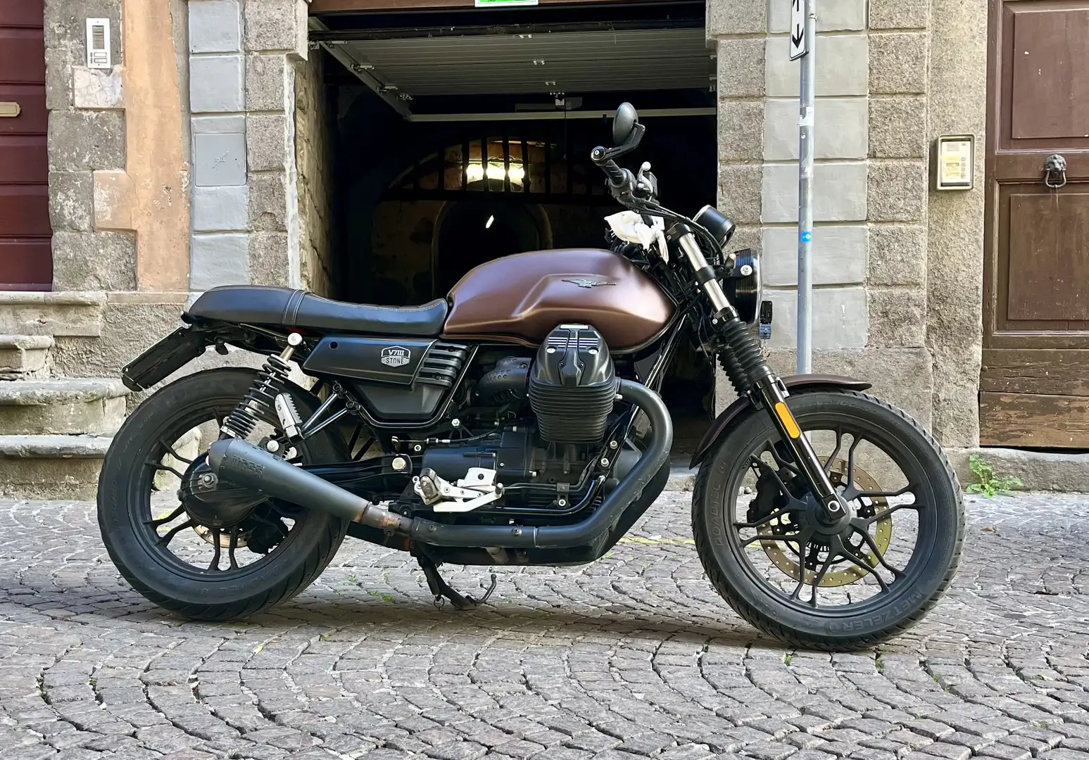 Moto Guzzi V 7 III Stone Night Pack - 1