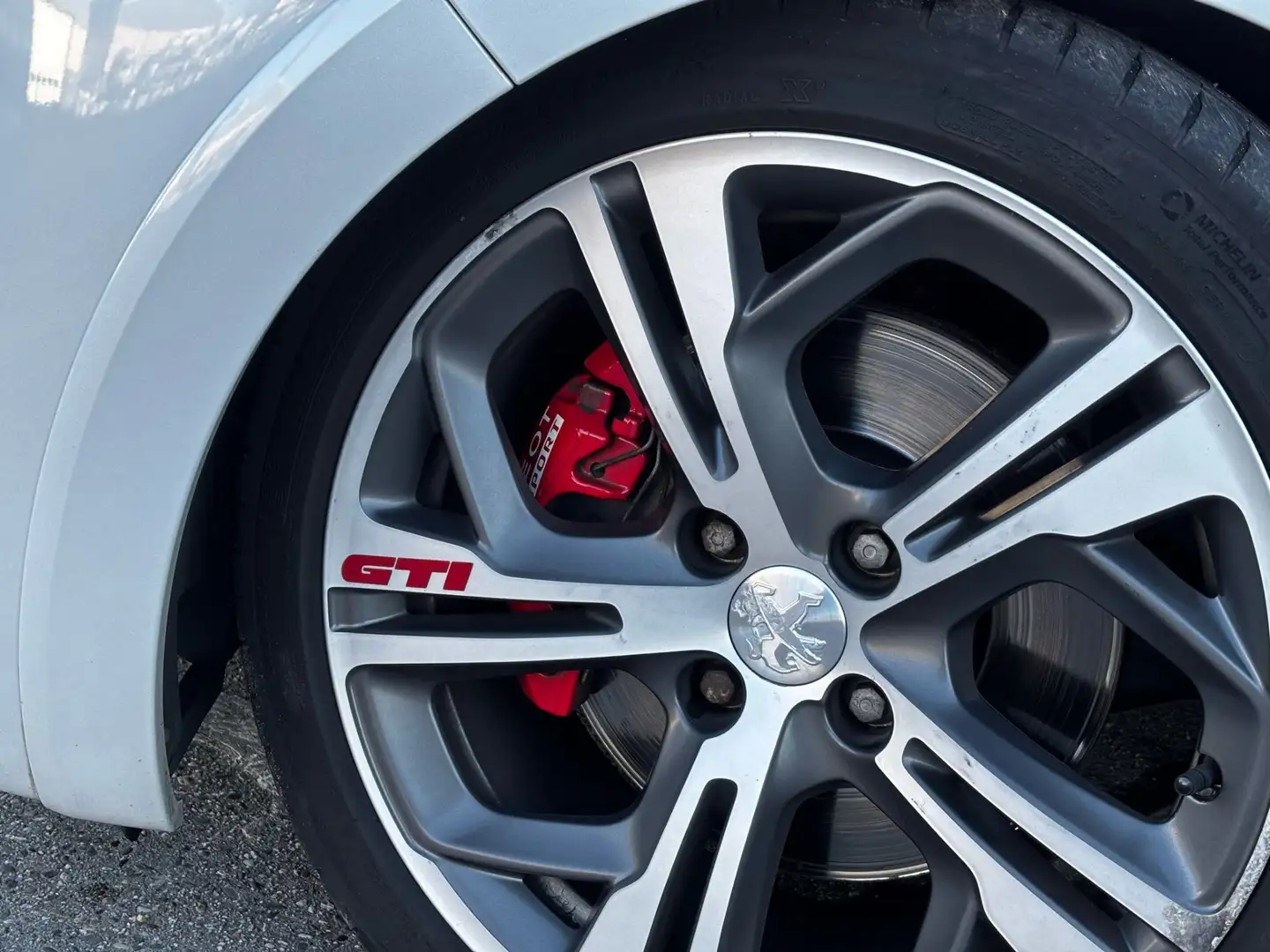 Peugeot 208 1.6 e-THP GTi Wit - 2