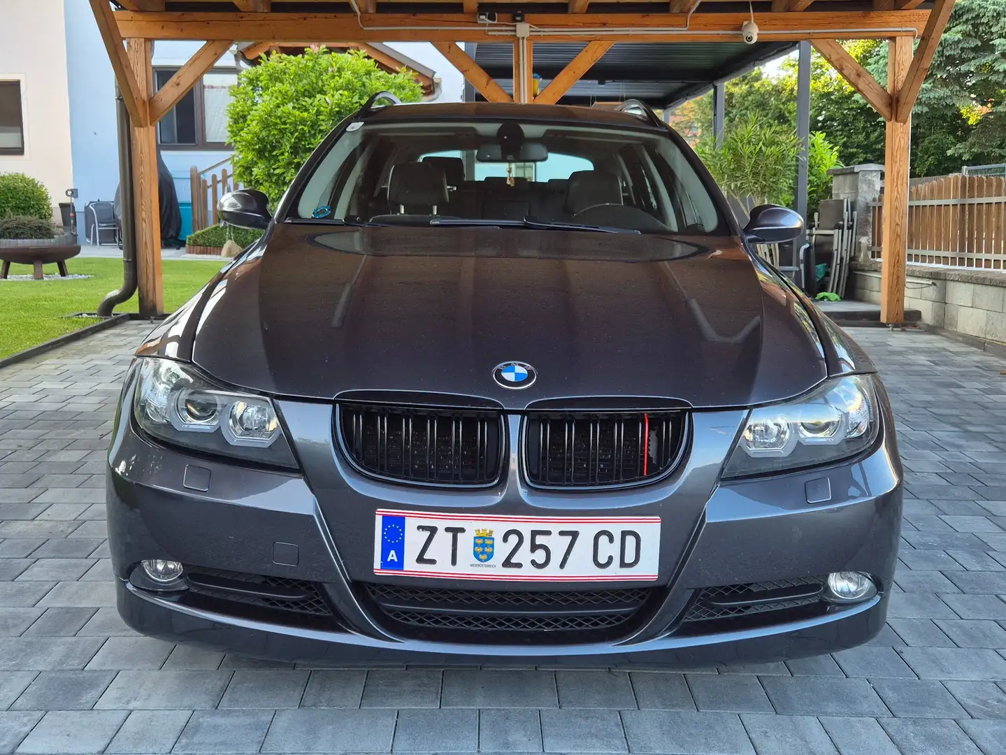 BMW 318 318d Touring Österreich-Paket Grau - 2