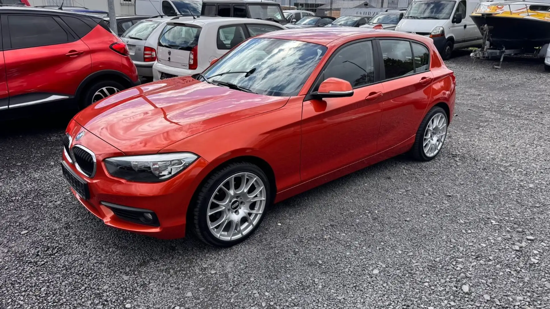 BMW 116 i Advantage  Lim. 5-trg. Naranja - 1