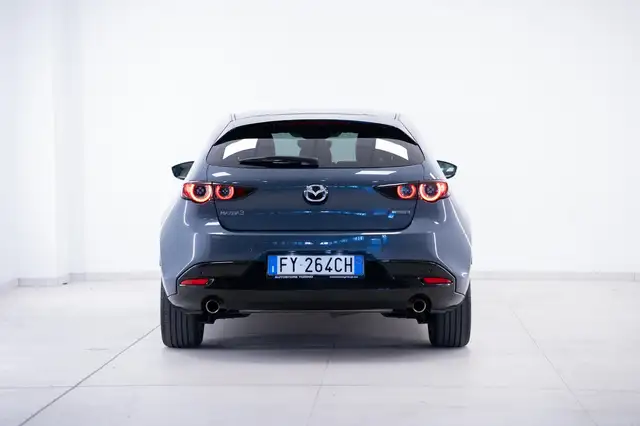 Mazda Mazda3 view 4