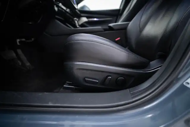 Mazda Mazda3 view 7