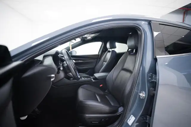 Mazda Mazda3 view 6