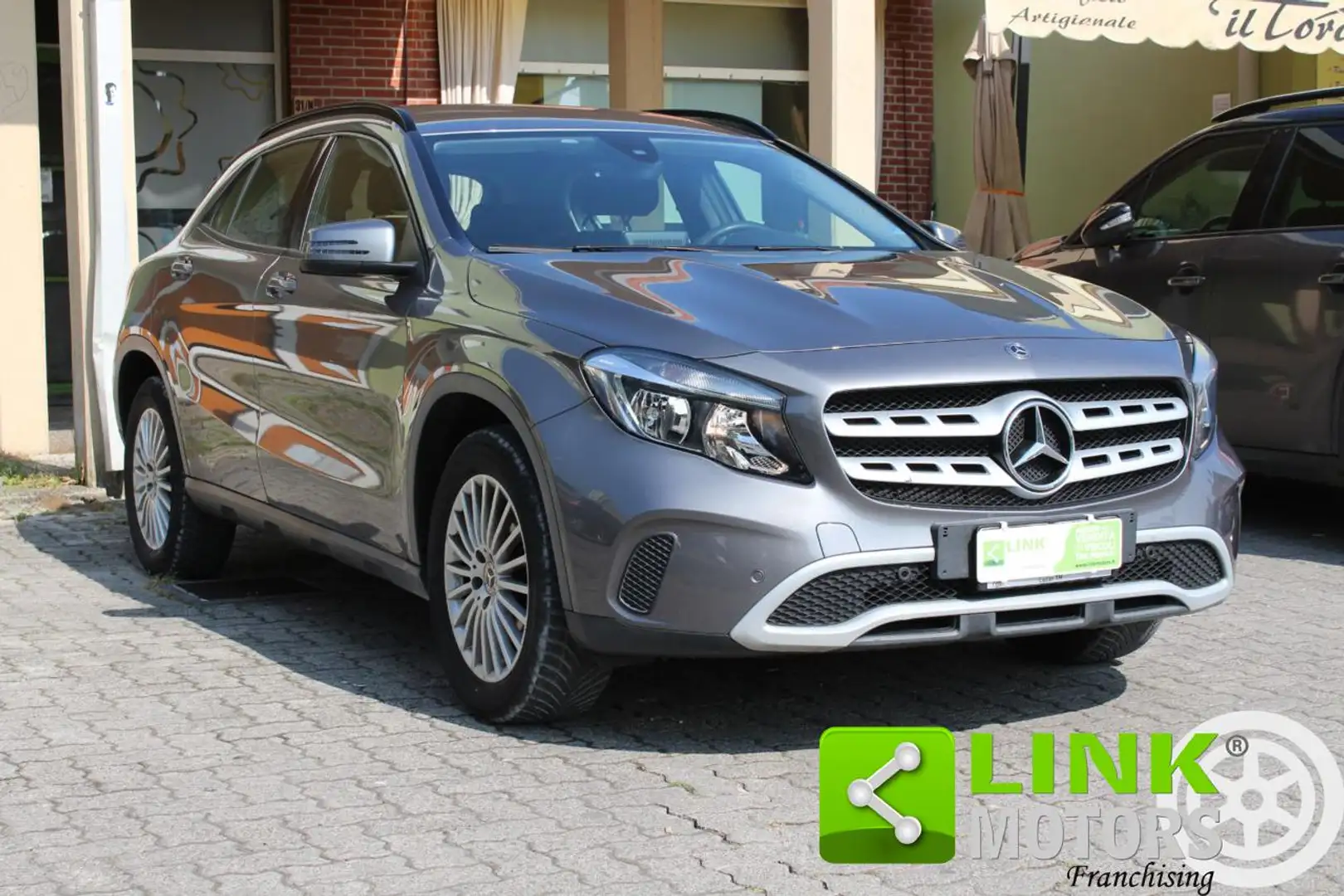 Mercedes-Benz GLA 180 d Automatic Business Grigio - 1