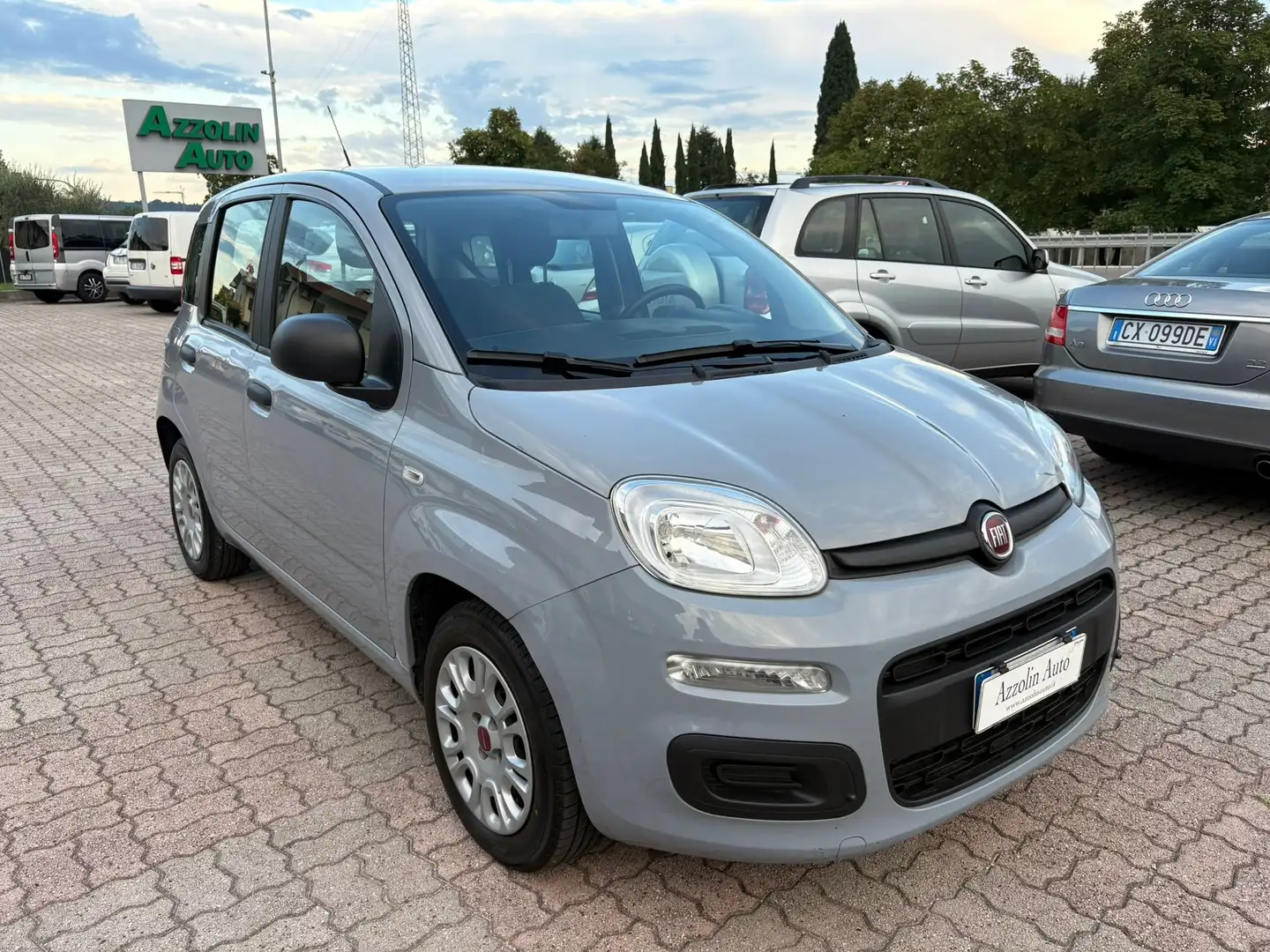 Fiat Panda 1.0 HYBRID 70 CV SI A NEOPATENTATI Gris - 1