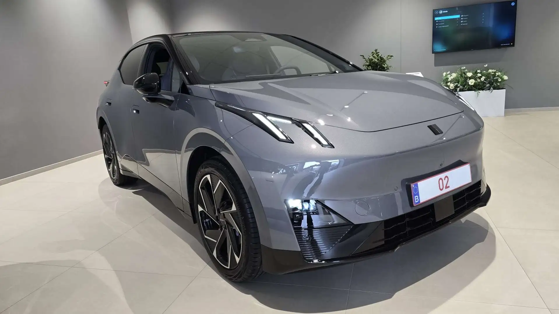 Lynk & Co 02 02 66 kWh More Серый - 2