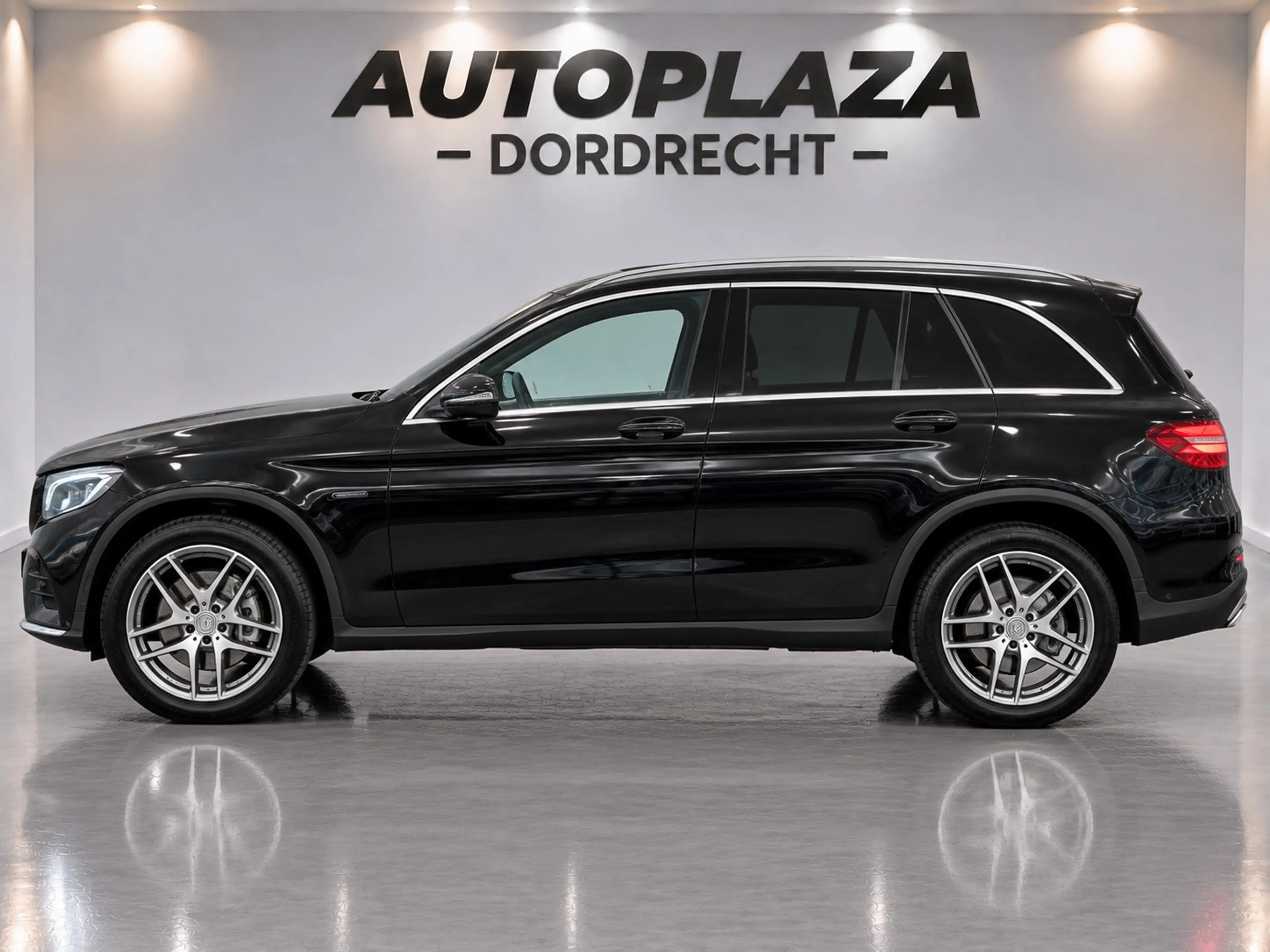 Mercedes-Benz GLC 350 350e 4MATIC Premium Plus Trekhaak — photo 3