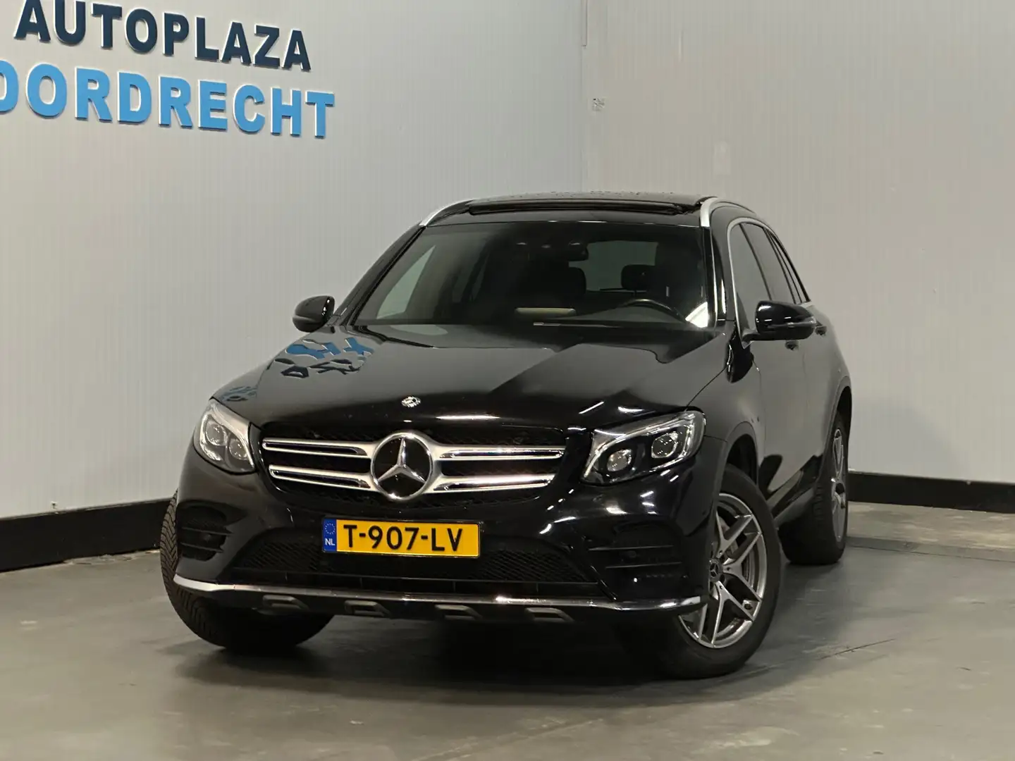 Mercedes-Benz GLC 350 350e 4MATIC Premium Plus Trekhaak Zwart - 2