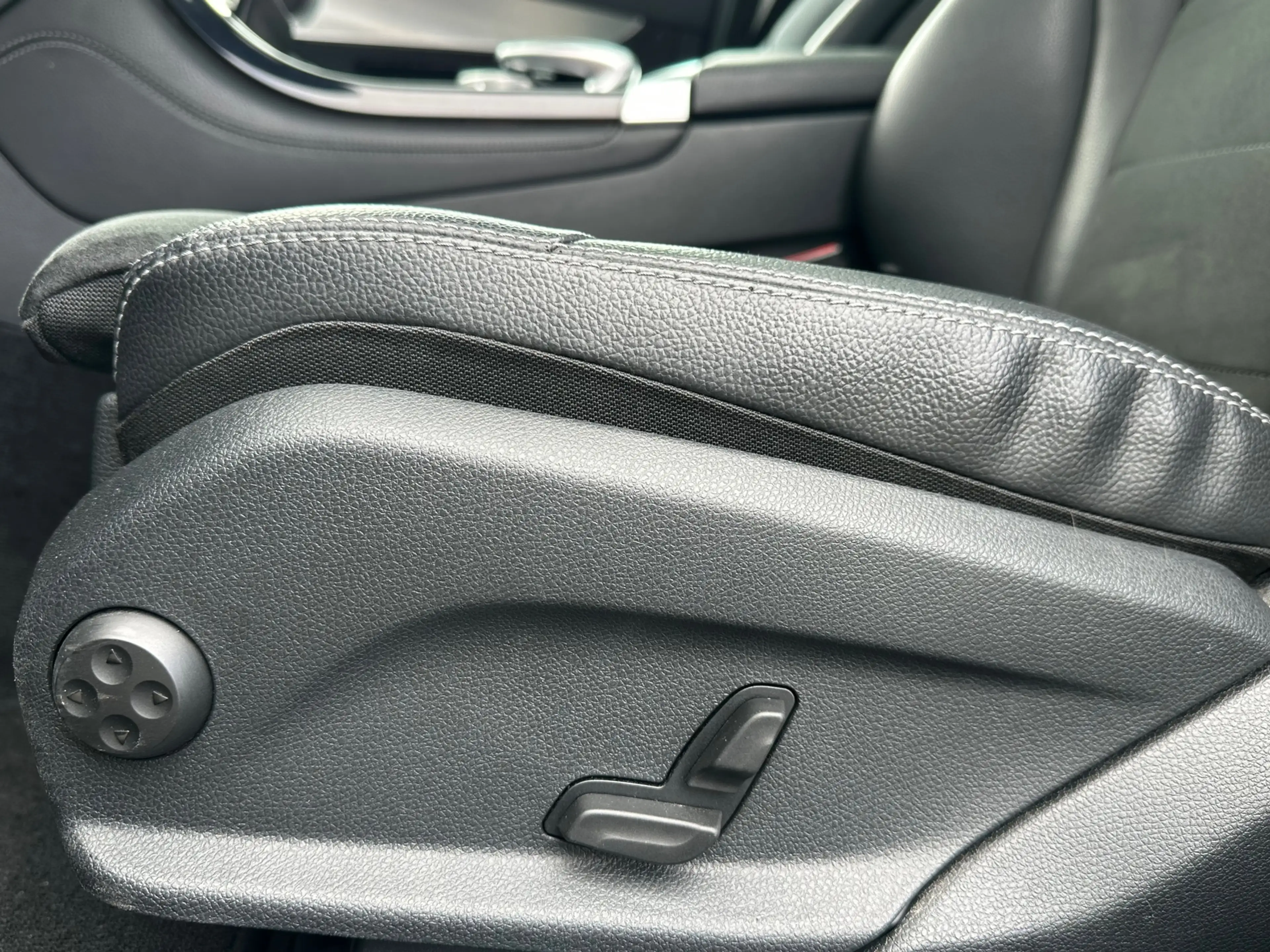 Mercedes-Benz GLC 350 350e 4MATIC Premium Plus Trekhaak — photo 12