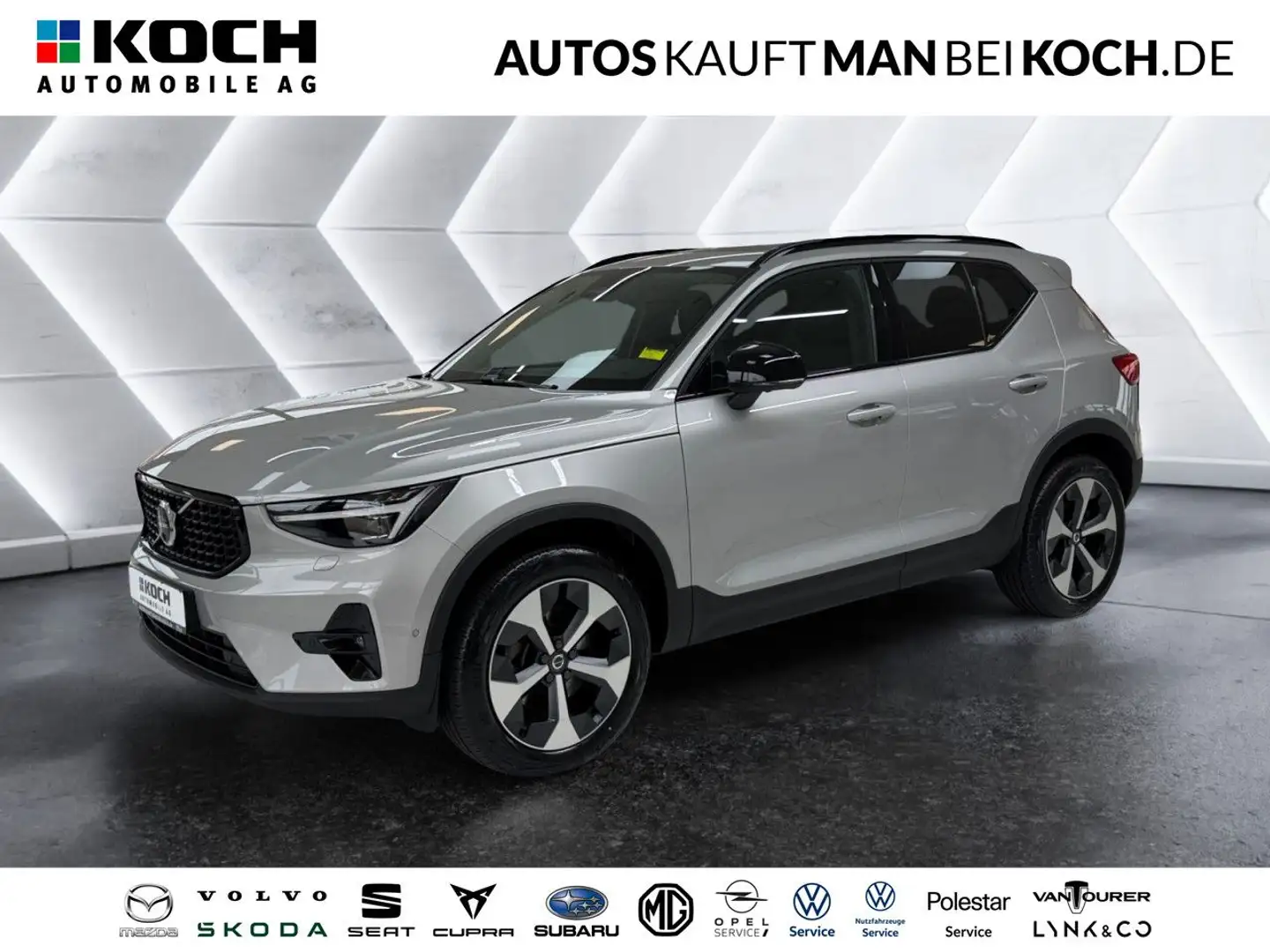 Volvo XC40 B3 Plus Dark ACC 360° H/K BLIS PANO LEDER Silber - 1