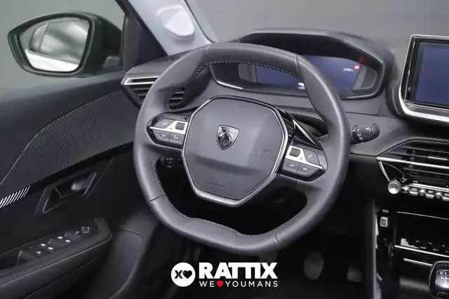 Peugeot 208 view 9