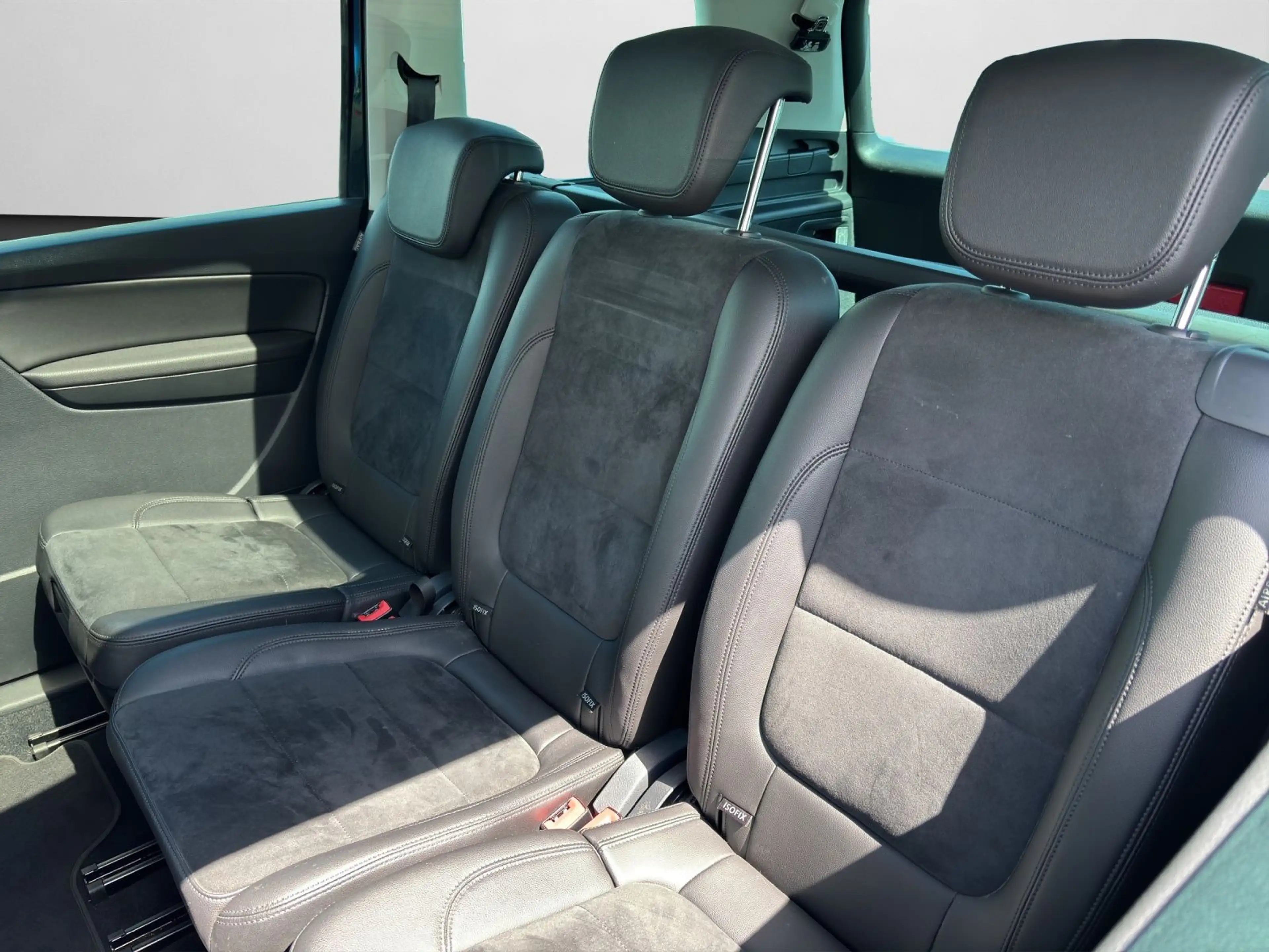 Volkswagen Sharan Highline 1.4 TSI PANO KAMERA NAVI SHZ — photo 13