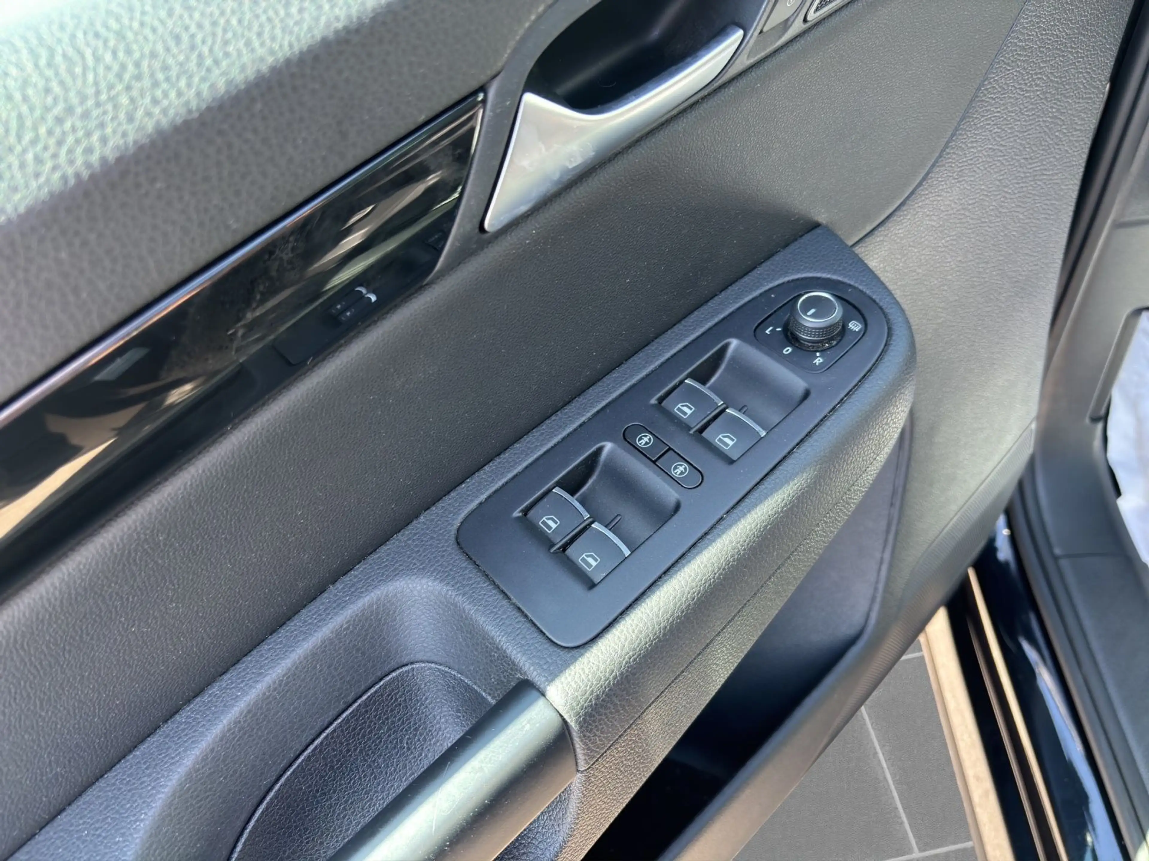 Volkswagen Sharan Highline 1.4 TSI PANO KAMERA NAVI SHZ — photo 12