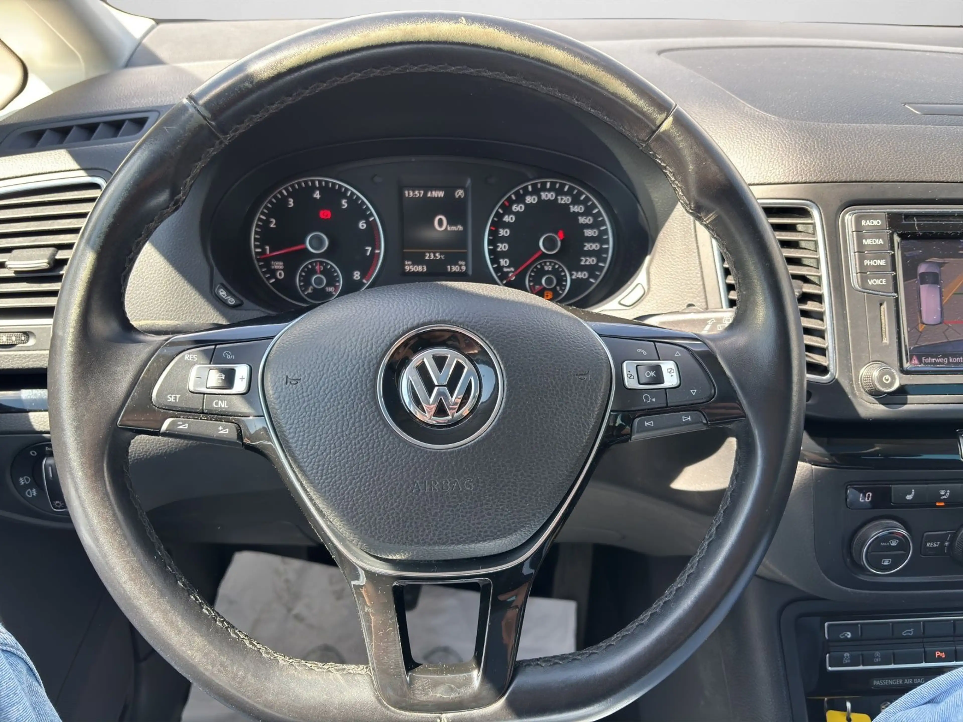 Volkswagen Sharan Highline 1.4 TSI PANO KAMERA NAVI SHZ — photo 8