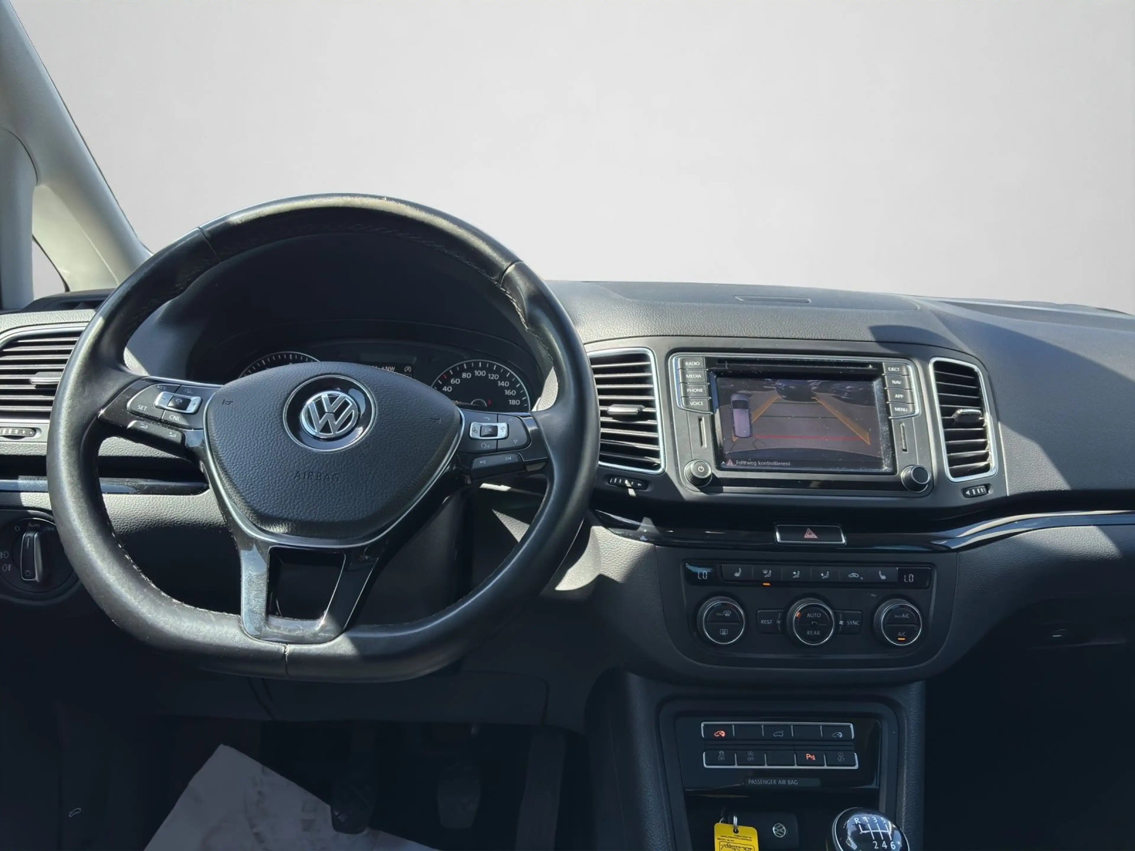 Volkswagen Sharan Highline 1.4 TSI PANO KAMERA NAVI SHZ — photo 3