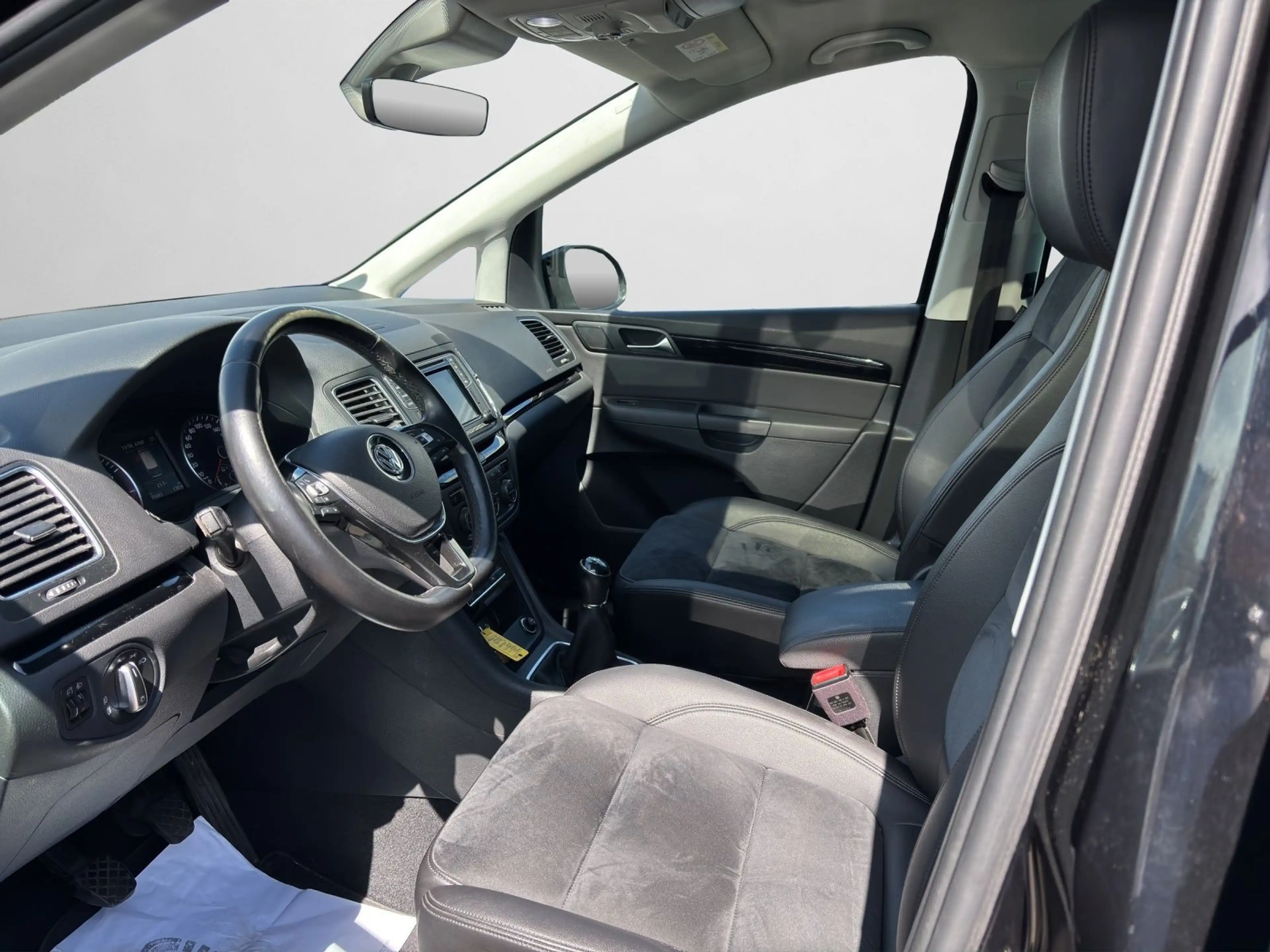 Volkswagen Sharan Highline 1.4 TSI PANO KAMERA NAVI SHZ — photo 11