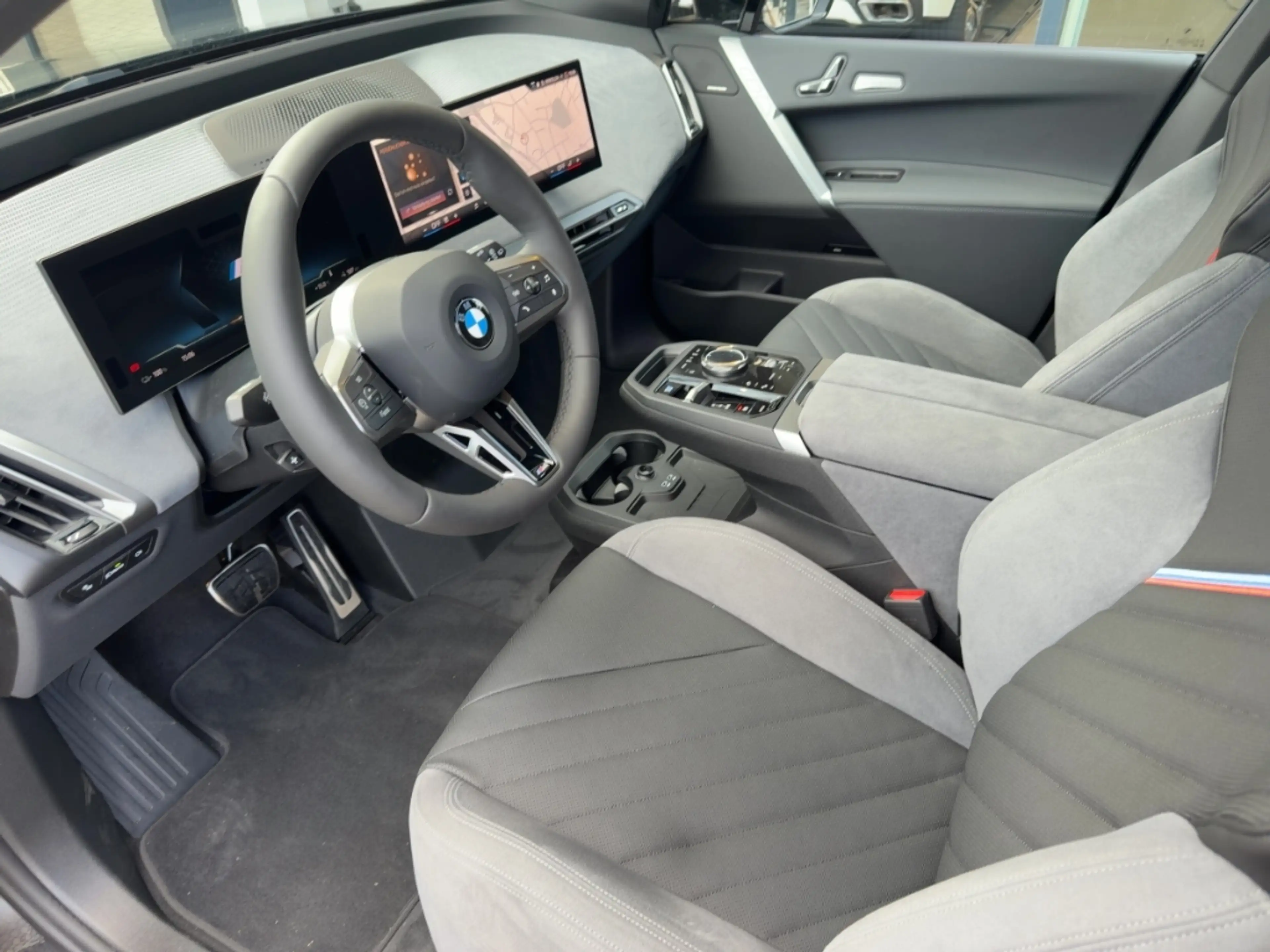 BMW iX xDrive 45 Sportpaket HUD StandHZG AHK-klappbar AHK — photo 7
