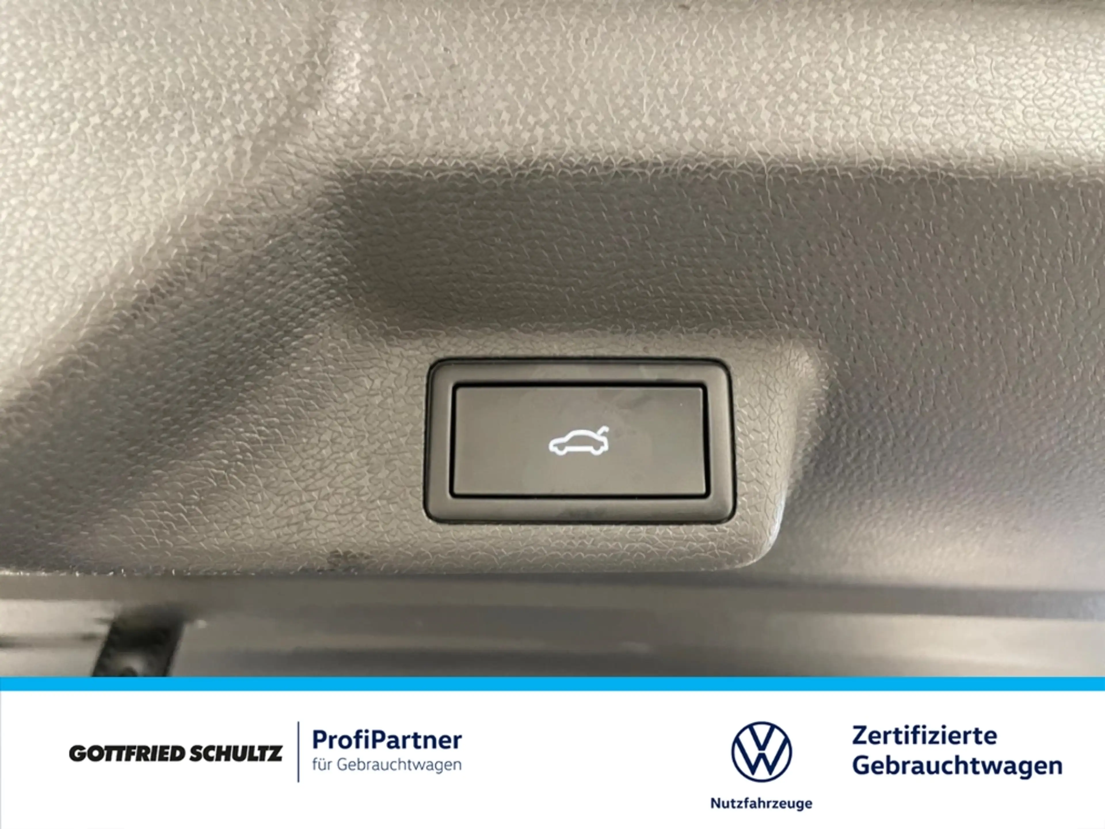 Volkswagen ID. Buzz AHK Kamera IQ.Light Head-Up — photo 15