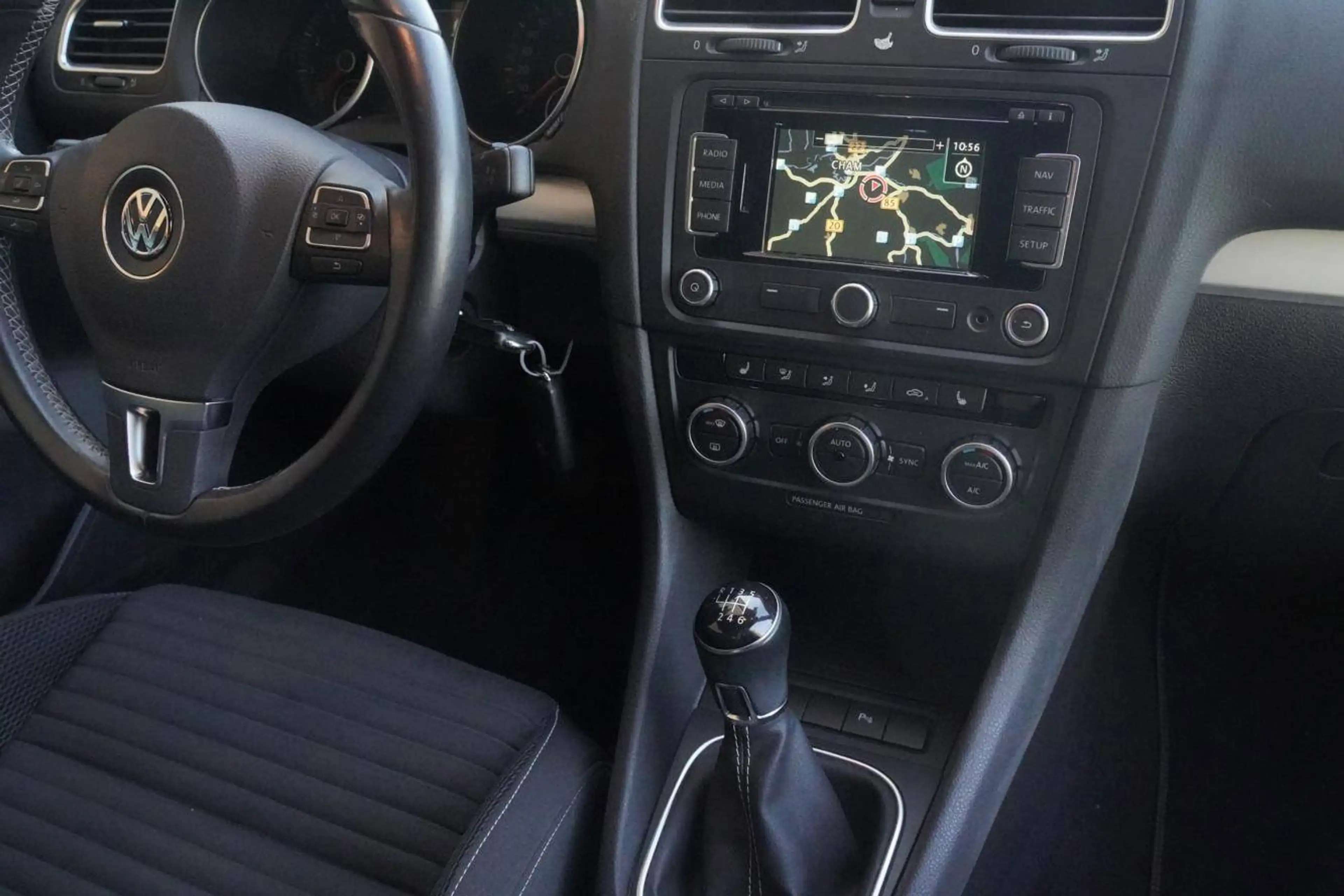Volkswagen Golf Cabriolet Golf VI Cabrio Cabrio 1.4 TSI Cup — photo 11