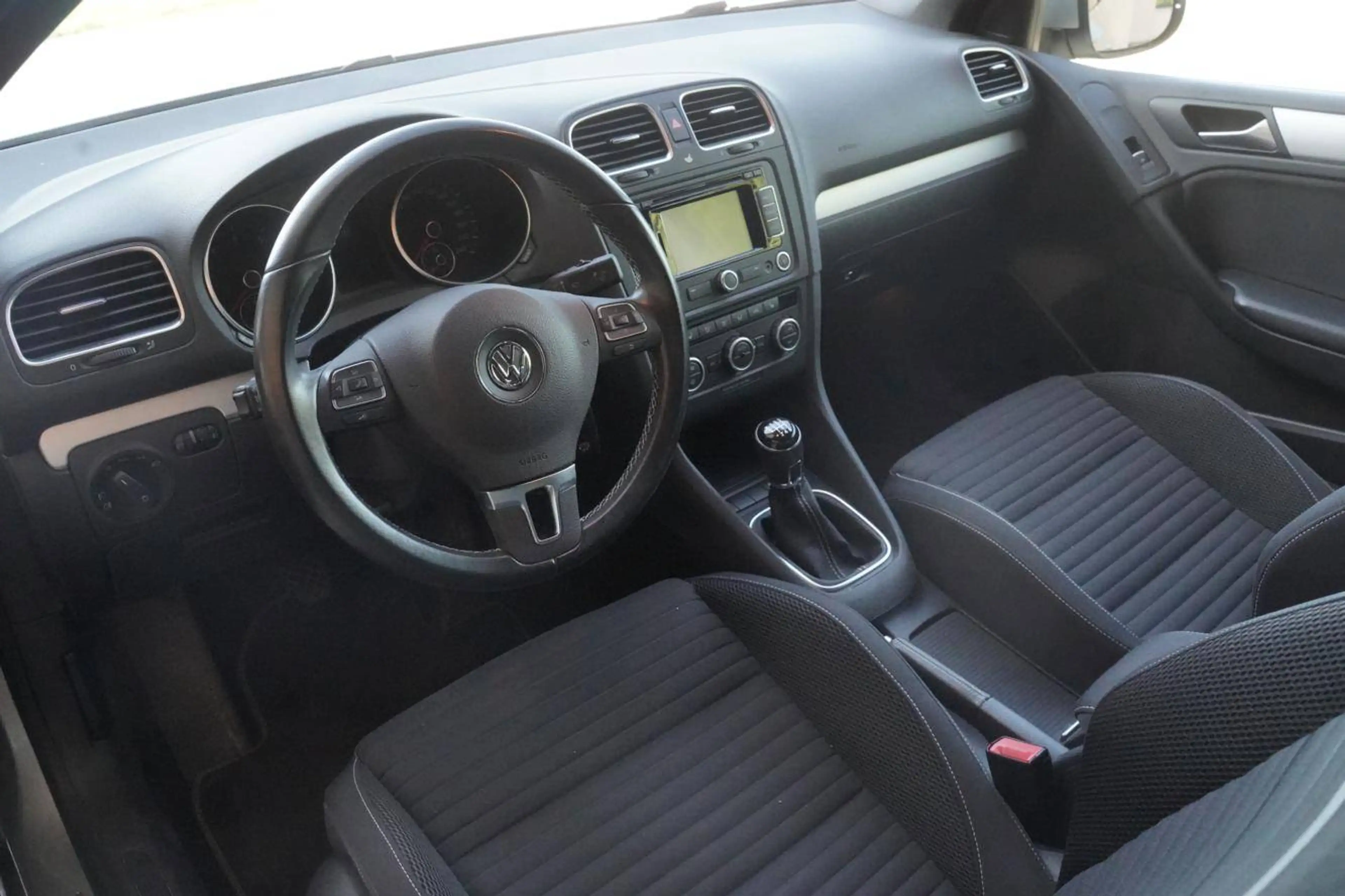 Volkswagen Golf Cabriolet Golf VI Cabrio Cabrio 1.4 TSI Cup — photo 5