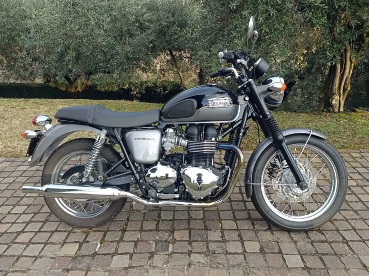 Triumph Bonneville T100 Triumph Motorcycles Limited 986 MF Grigio - 1