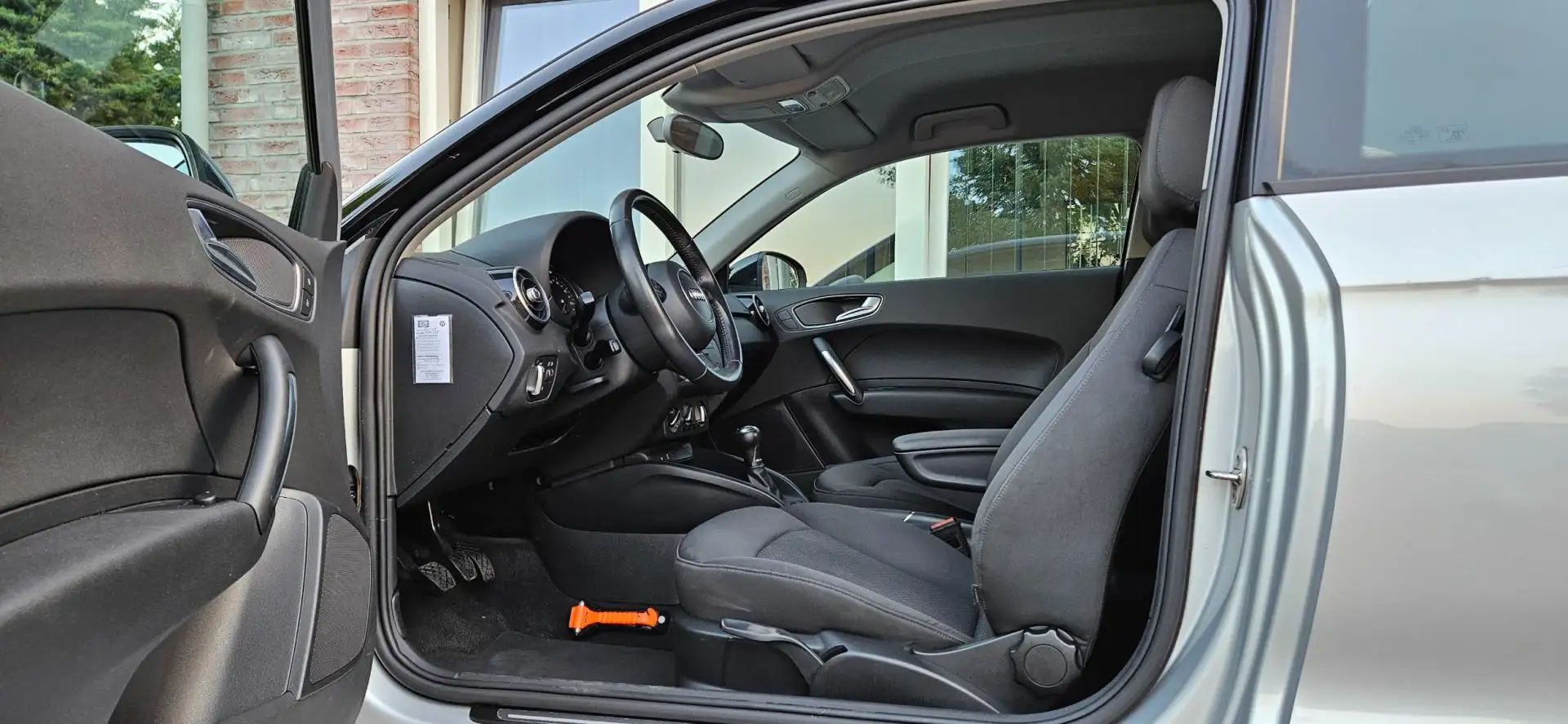 Audi A1 1.2 TFSI Admired Airco! Cruise Control! Navigatie! Grijs - 2