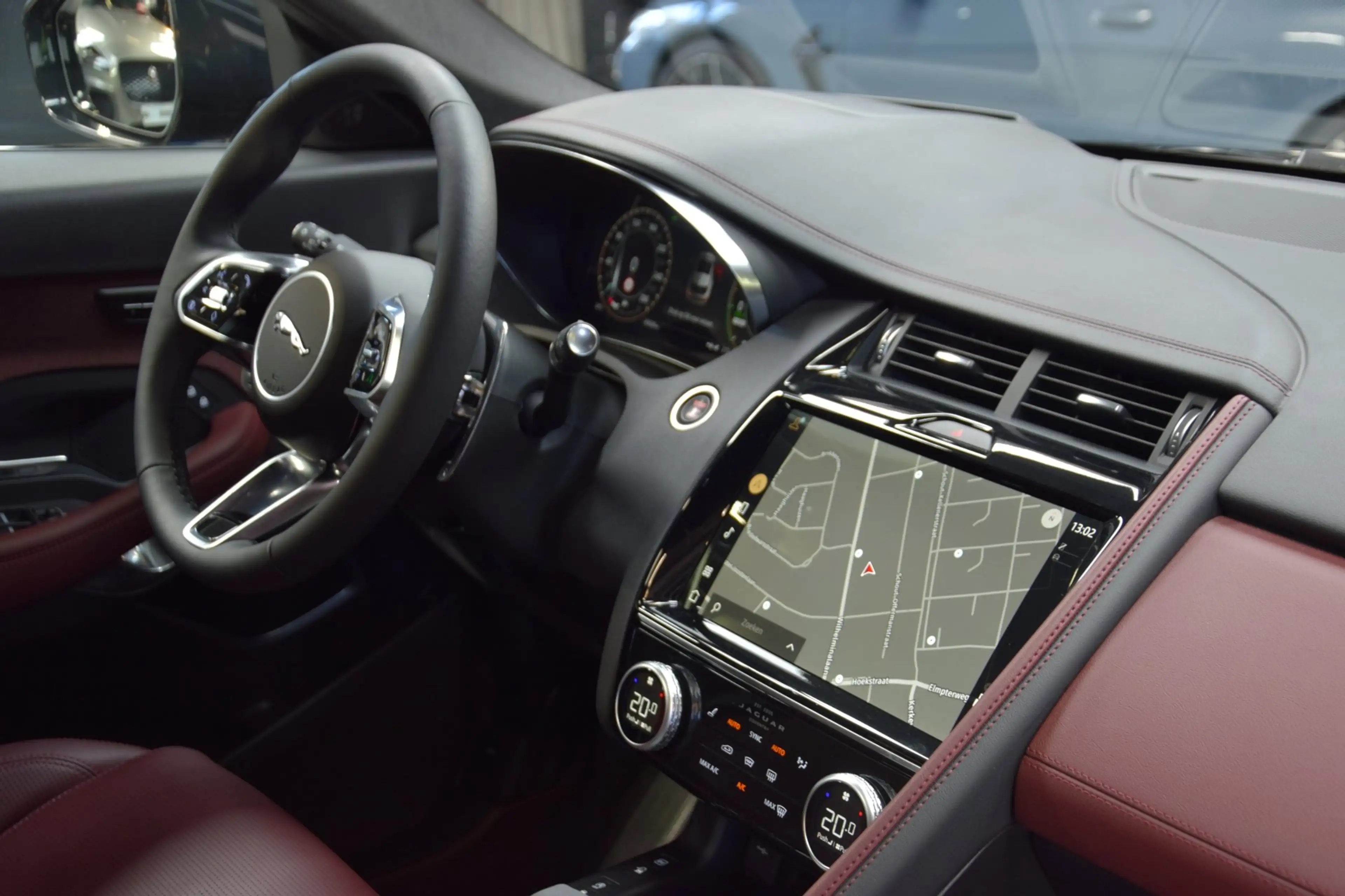 Jaguar E-Pace 1.5 P270e R-Dynamic HSE Navi|Leder|1e Eig|Dealer O — photo 5