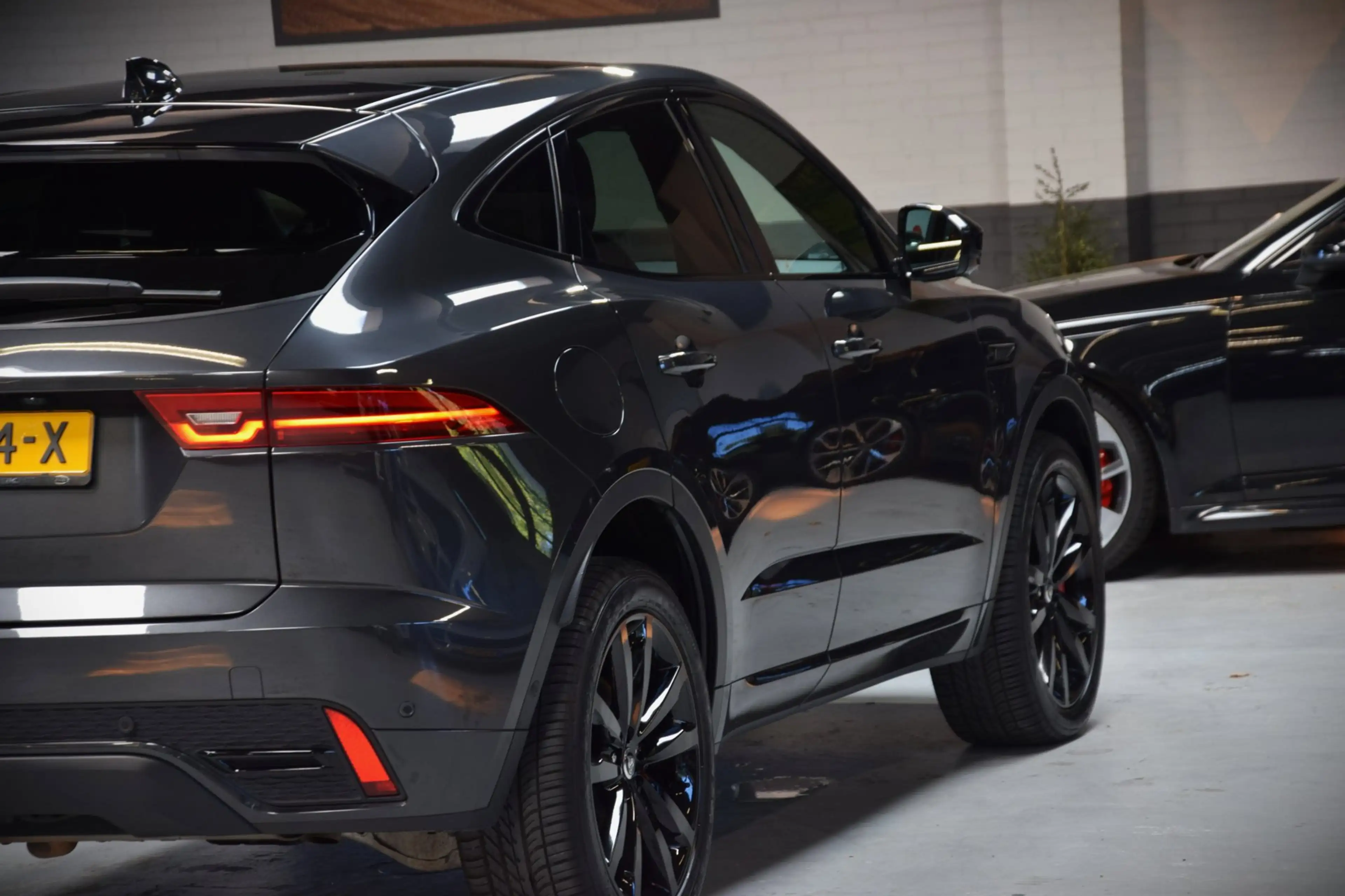 Jaguar E-Pace 1.5 P270e R-Dynamic HSE Navi|Leder|1e Eig|Dealer O — photo 23