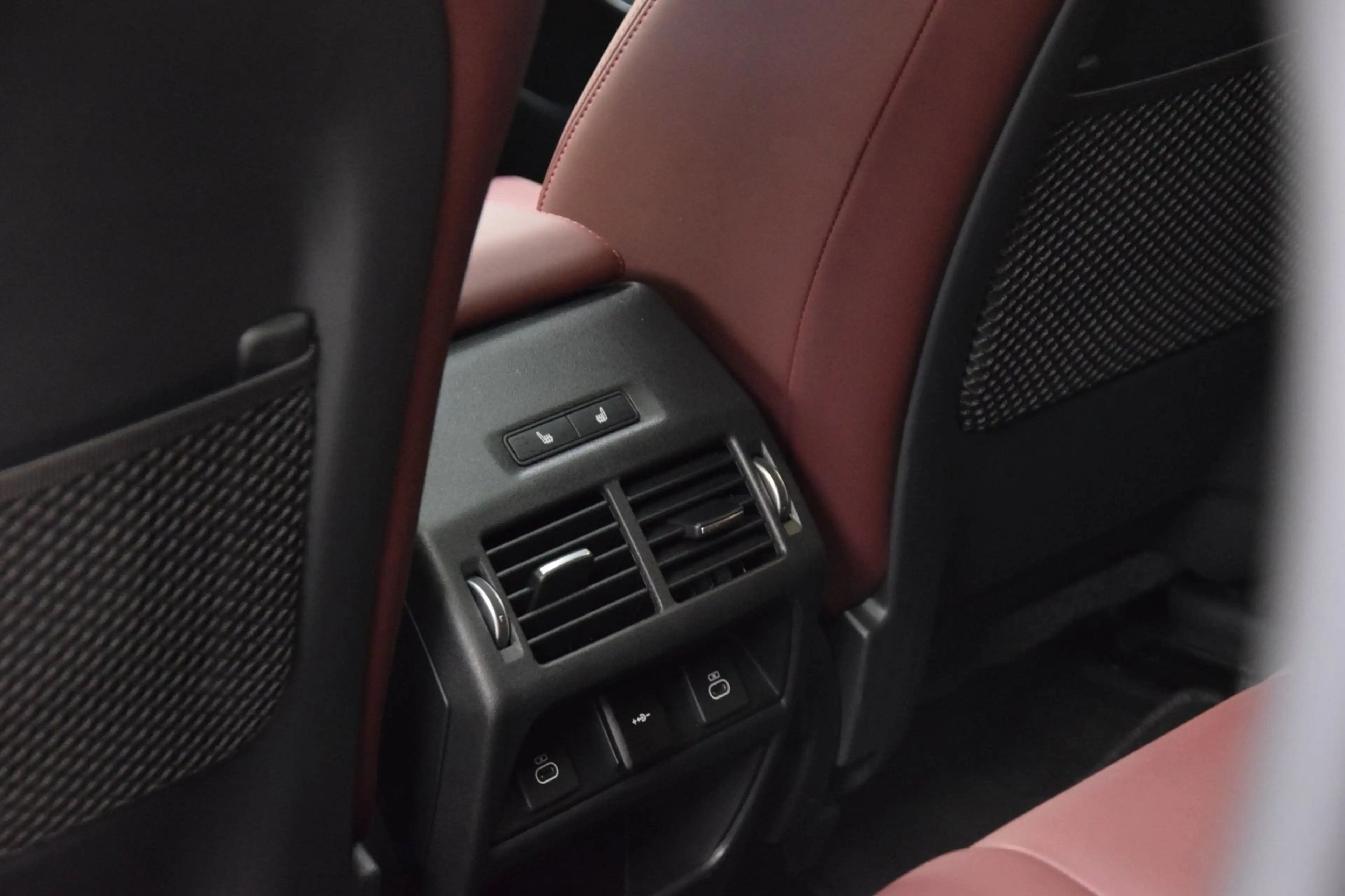Jaguar E-Pace 1.5 P270e R-Dynamic HSE Navi|Leder|1e Eig|Dealer O — photo 32