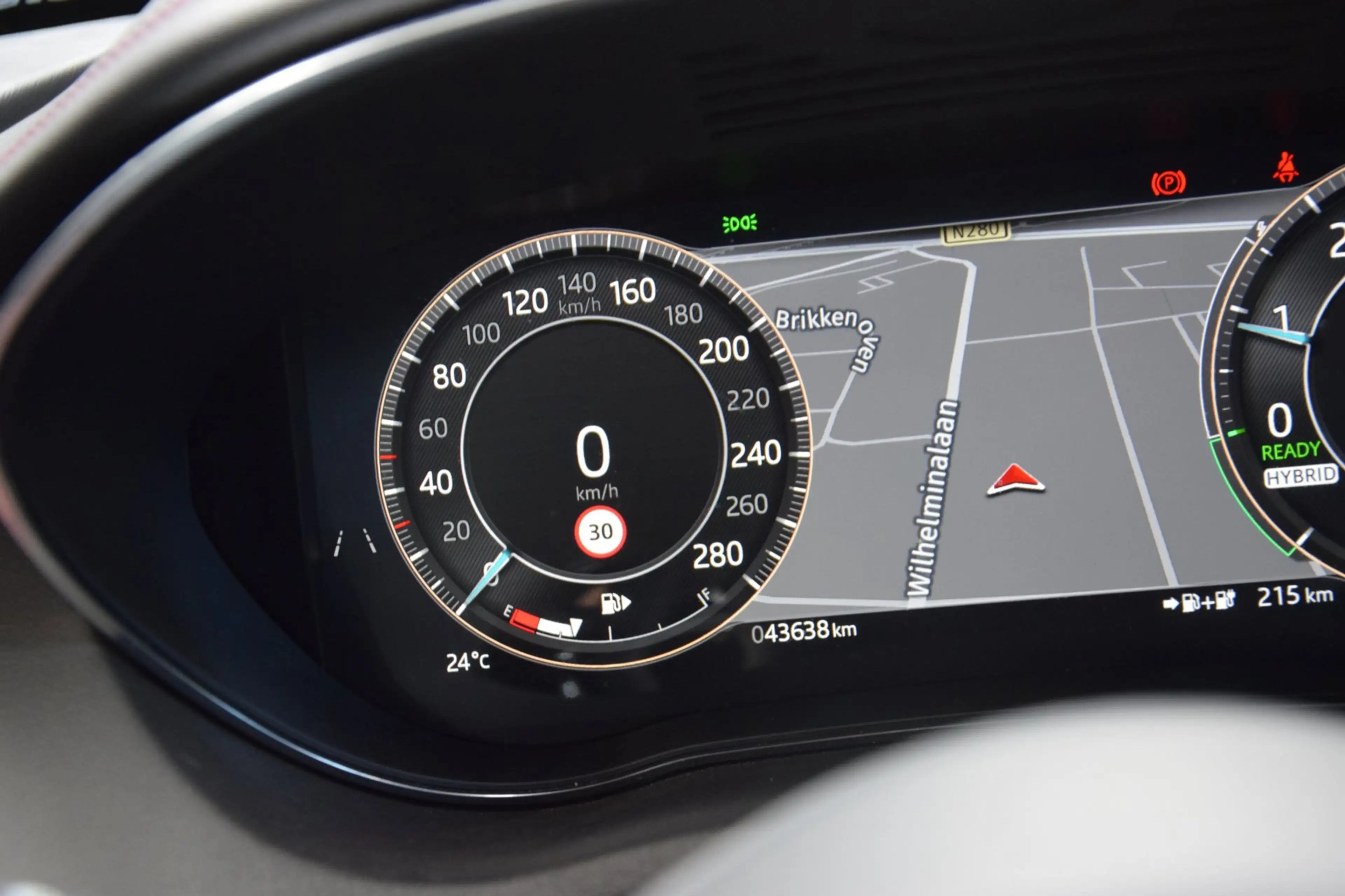 Jaguar E-Pace 1.5 P270e R-Dynamic HSE Navi|Leder|1e Eig|Dealer O — photo 37