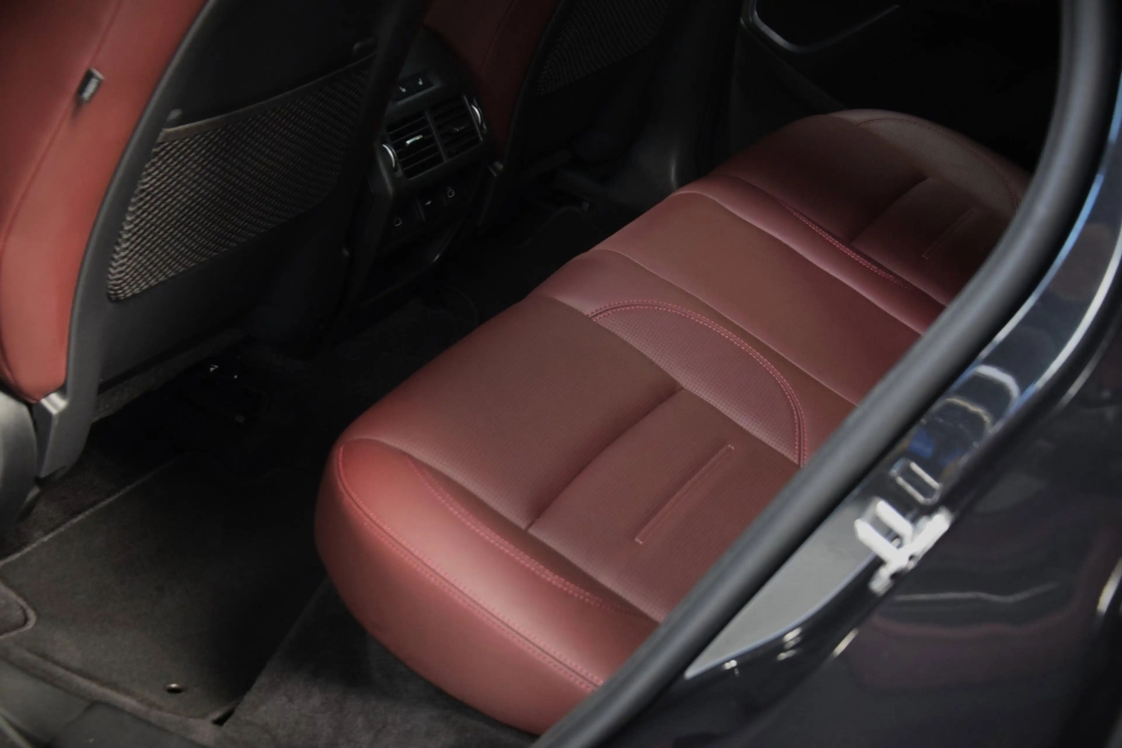 Jaguar E-Pace 1.5 P270e R-Dynamic HSE Navi|Leder|1e Eig|Dealer O — photo 33