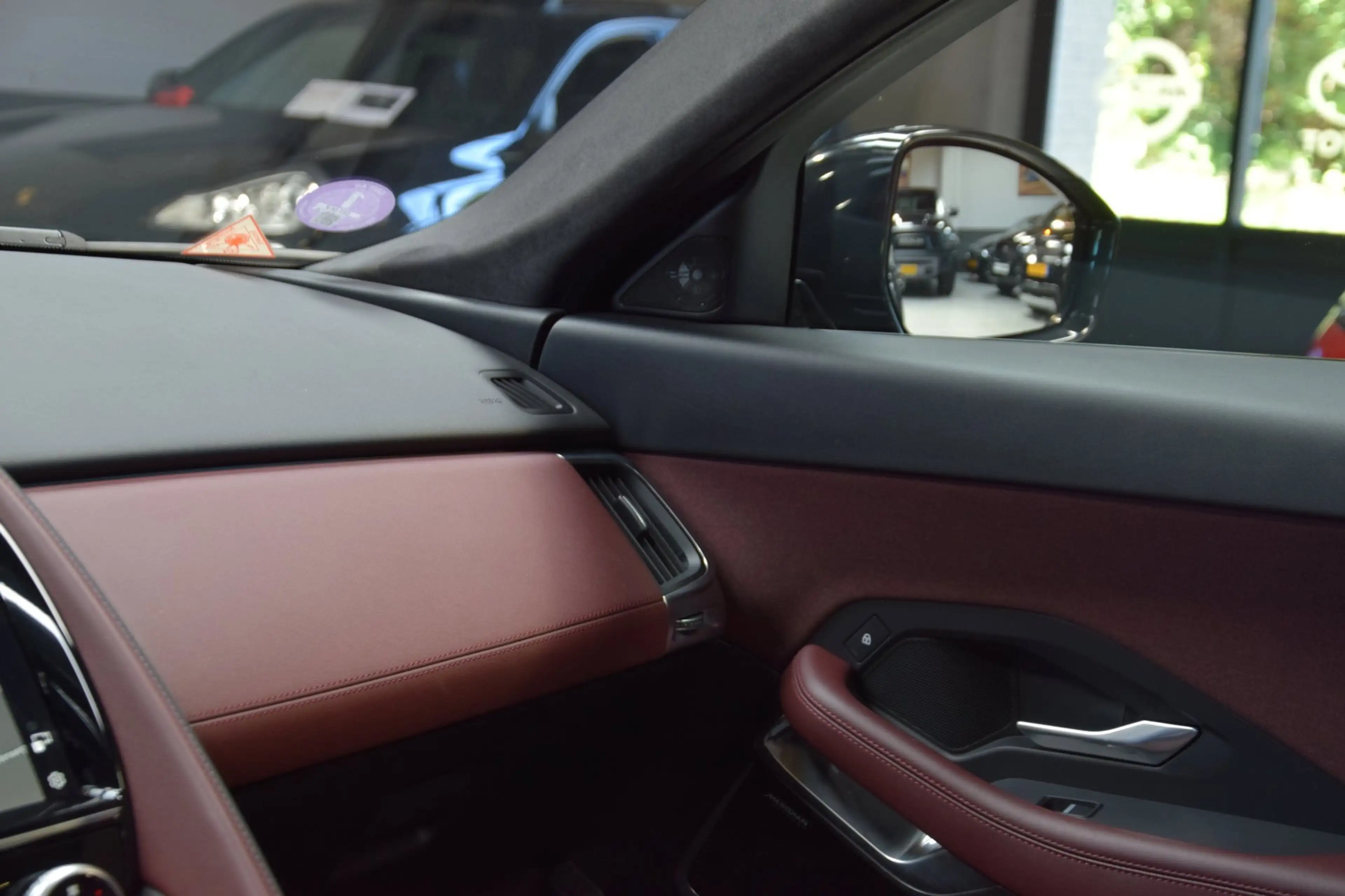 Jaguar E-Pace 1.5 P270e R-Dynamic HSE Navi|Leder|1e Eig|Dealer O — photo 31