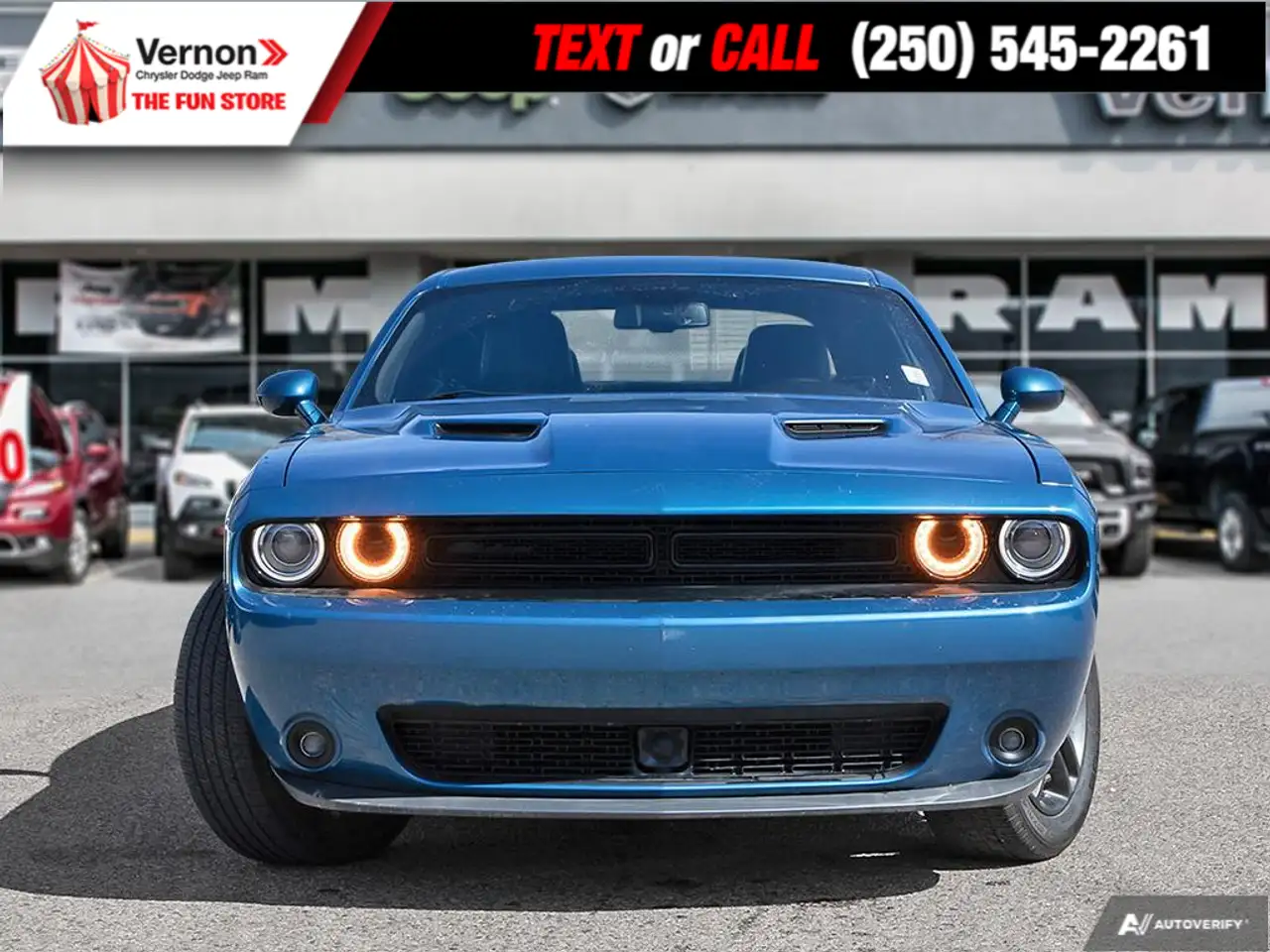 Dodge Challenger снимка Dodge Challenger