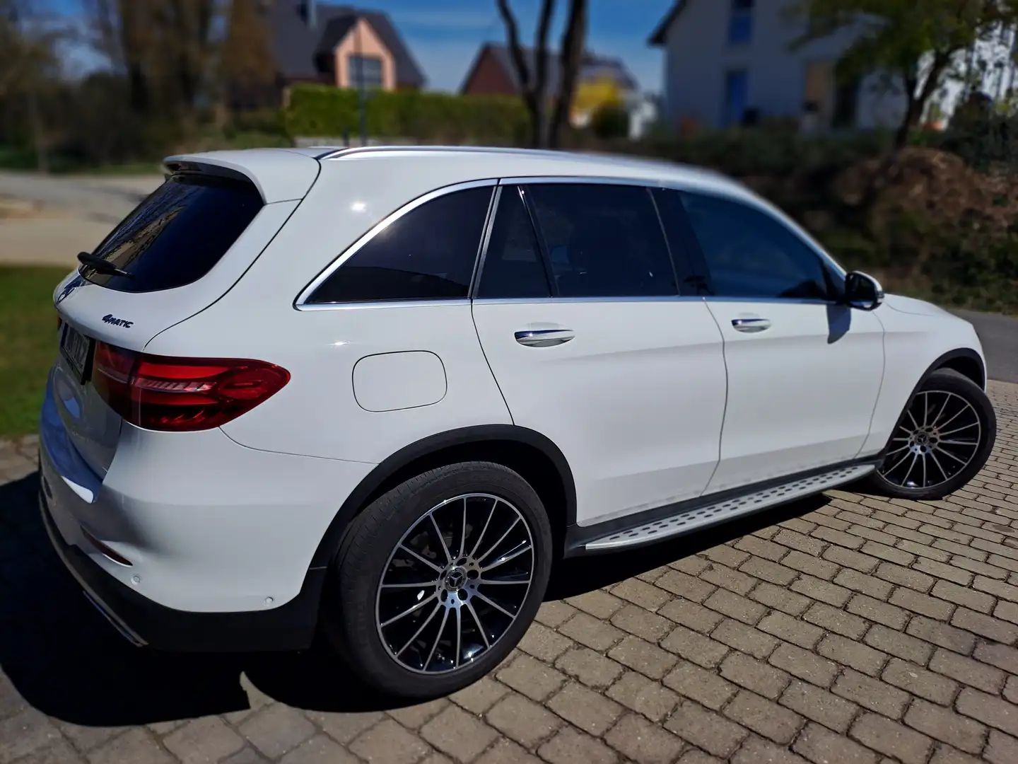 Mercedes-Benz GLC 350 GLC Diesel d 4Matic 9G-TRONIC AMG Line Weiß - 2