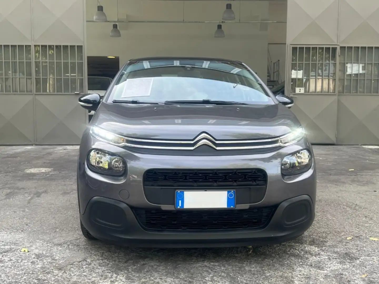 Citroen C3 PureTech 82  Shine Grigio - 2